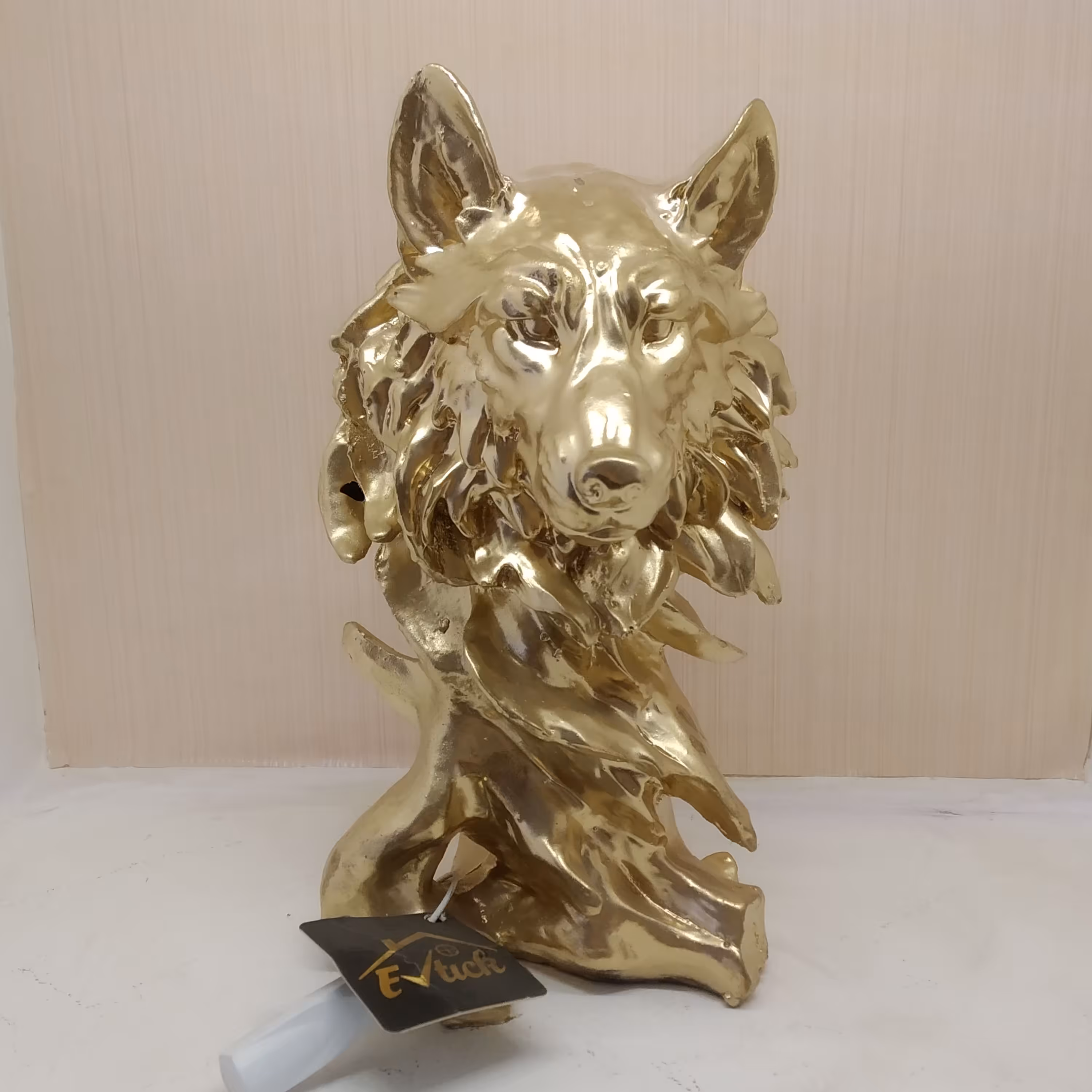 مجسمه سر گرگ