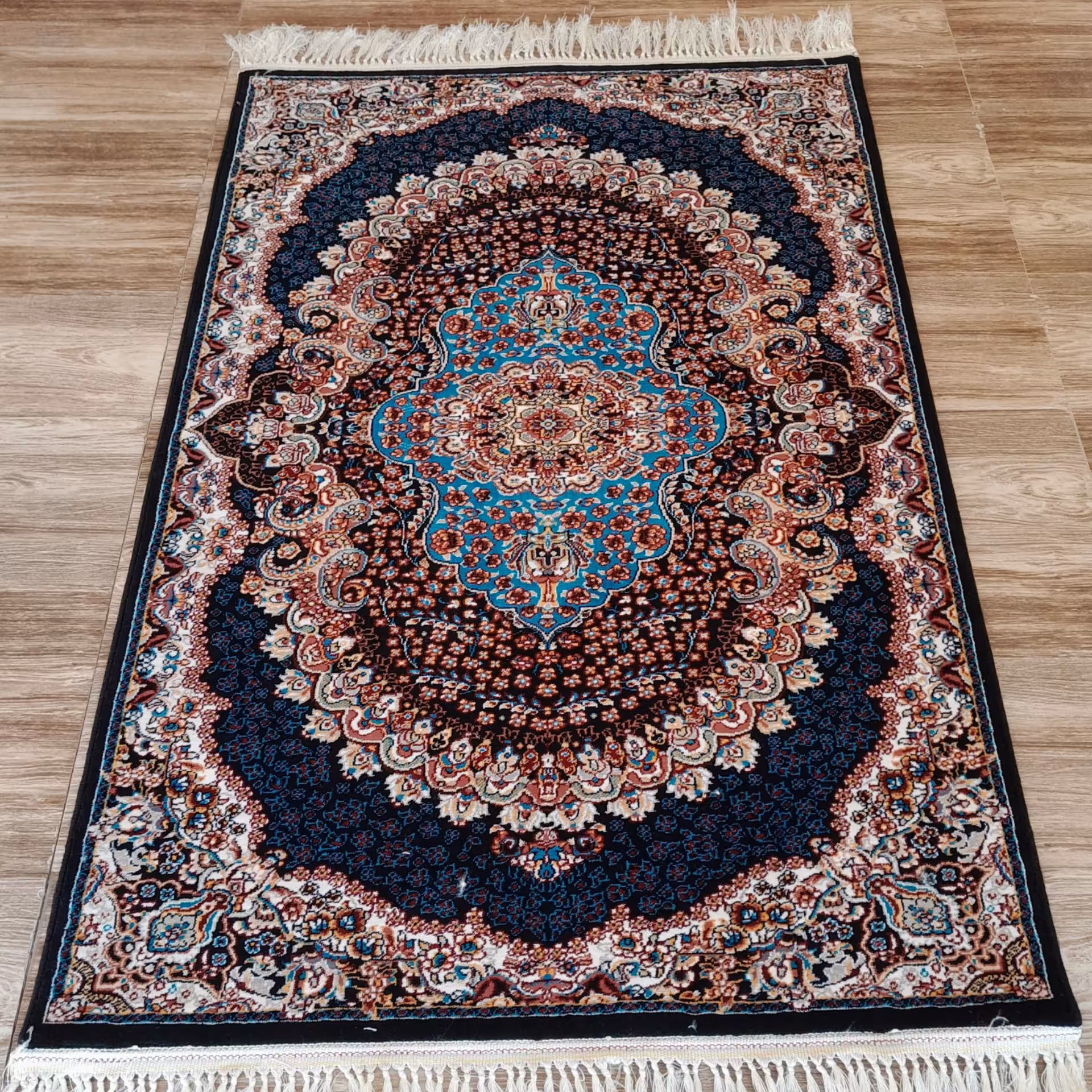 قالیچه فرش 1در 1.5 متری طرح ارکیده سرمه ای در سایز 1در1.5 متر 500شانه فرش راهرویی ( هزینه ارسال پس کرایه)