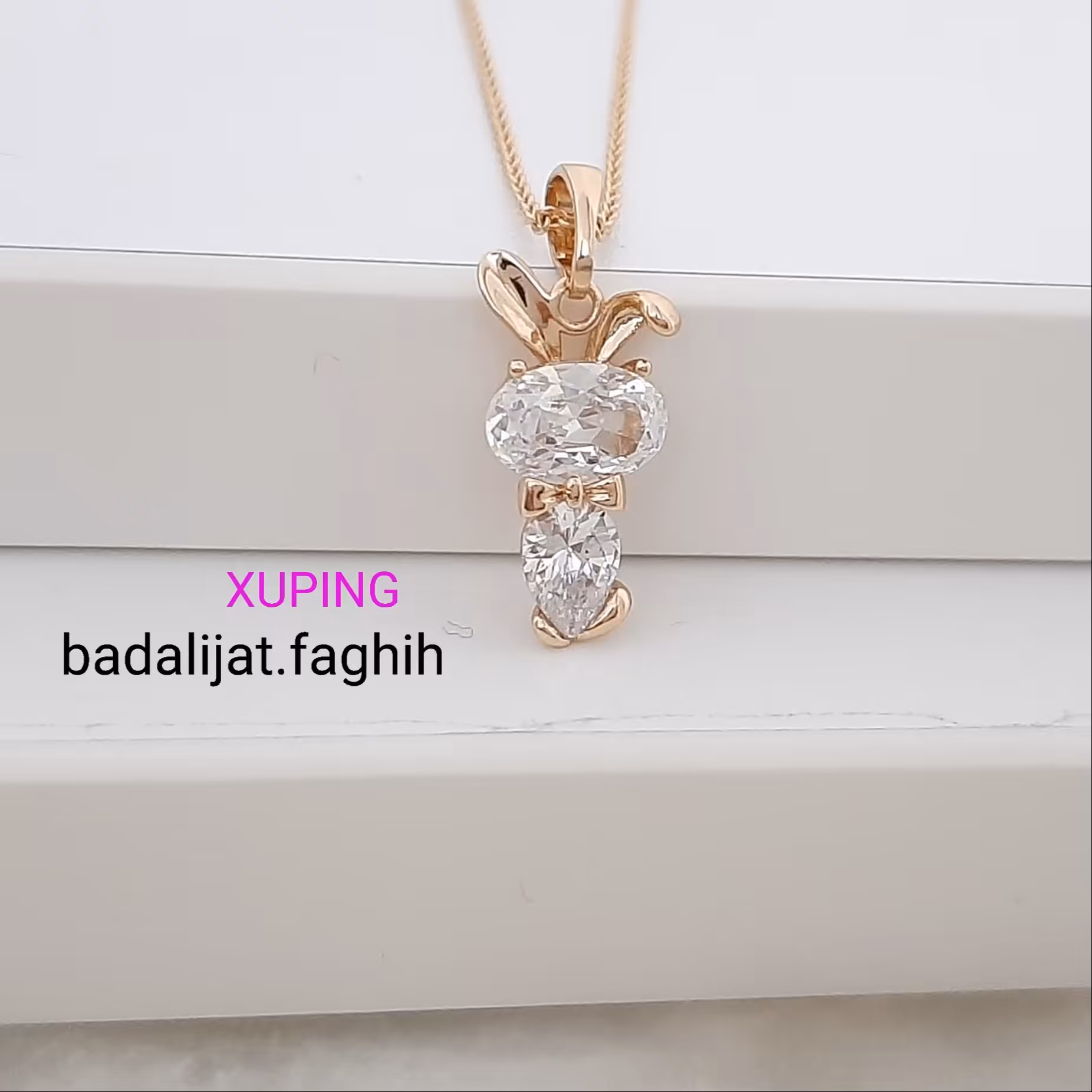 پلاک زنجیر ژوپینگ خرگوش فوق العاده شیک و کریستالی کاملا رنگ ثابت و آبکاری طلا شده 