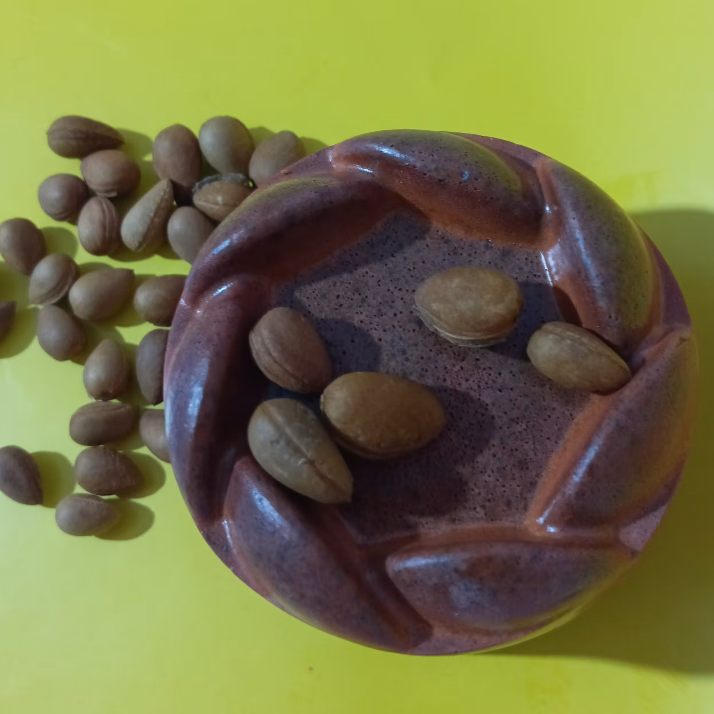 صابون روغن هسته انگور و بادام تلخ