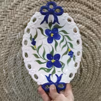 ظرف پذیرایی سرامیکی دست ساز با طرح گل آبی زیبا و مقاوم