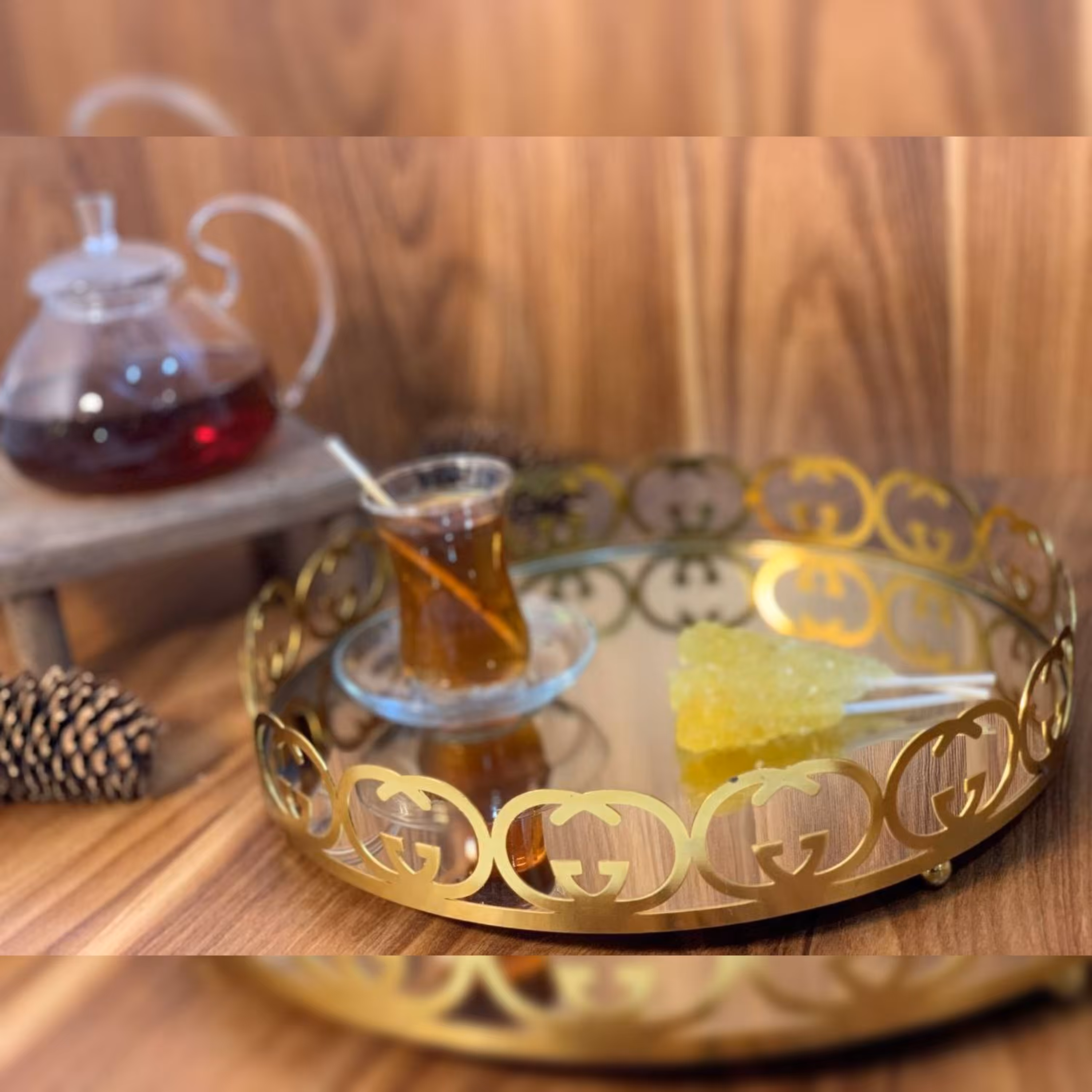 سینی کف آینه ای گرد طلایی رنگ ثابت