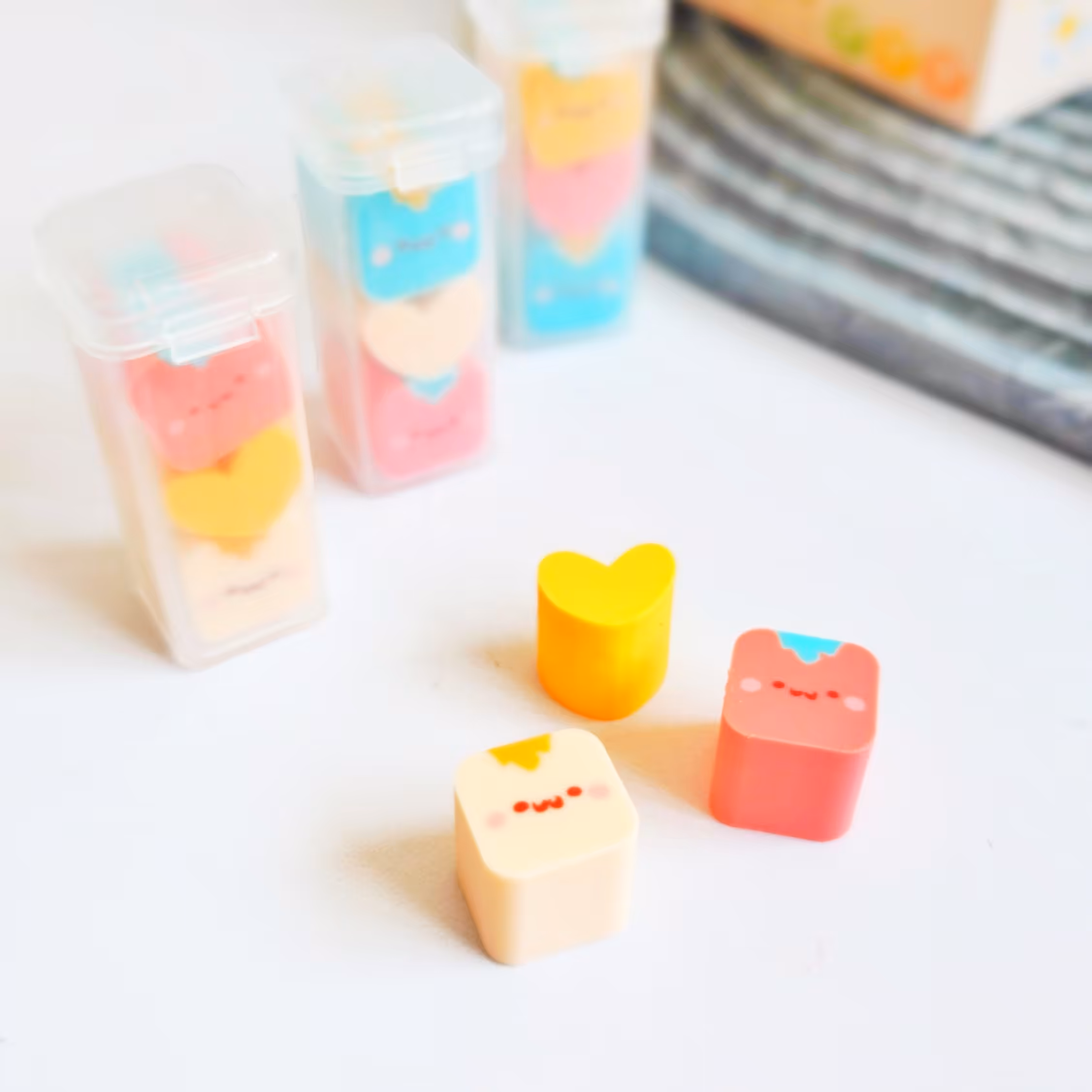 پاکن قلب و ایموجی 