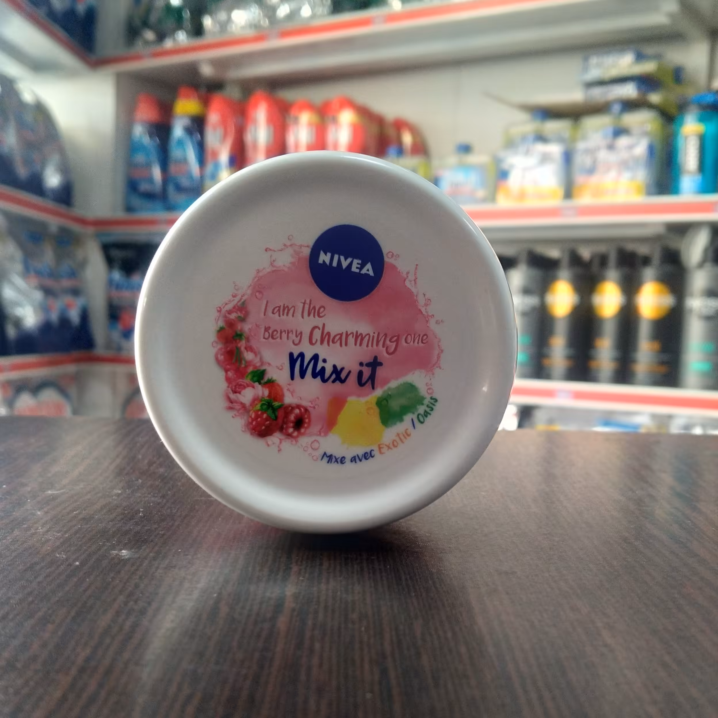 کرم مرطوب کننده سافت نیوآ مدل Mix It حاوی عصاره توت 100 میل
