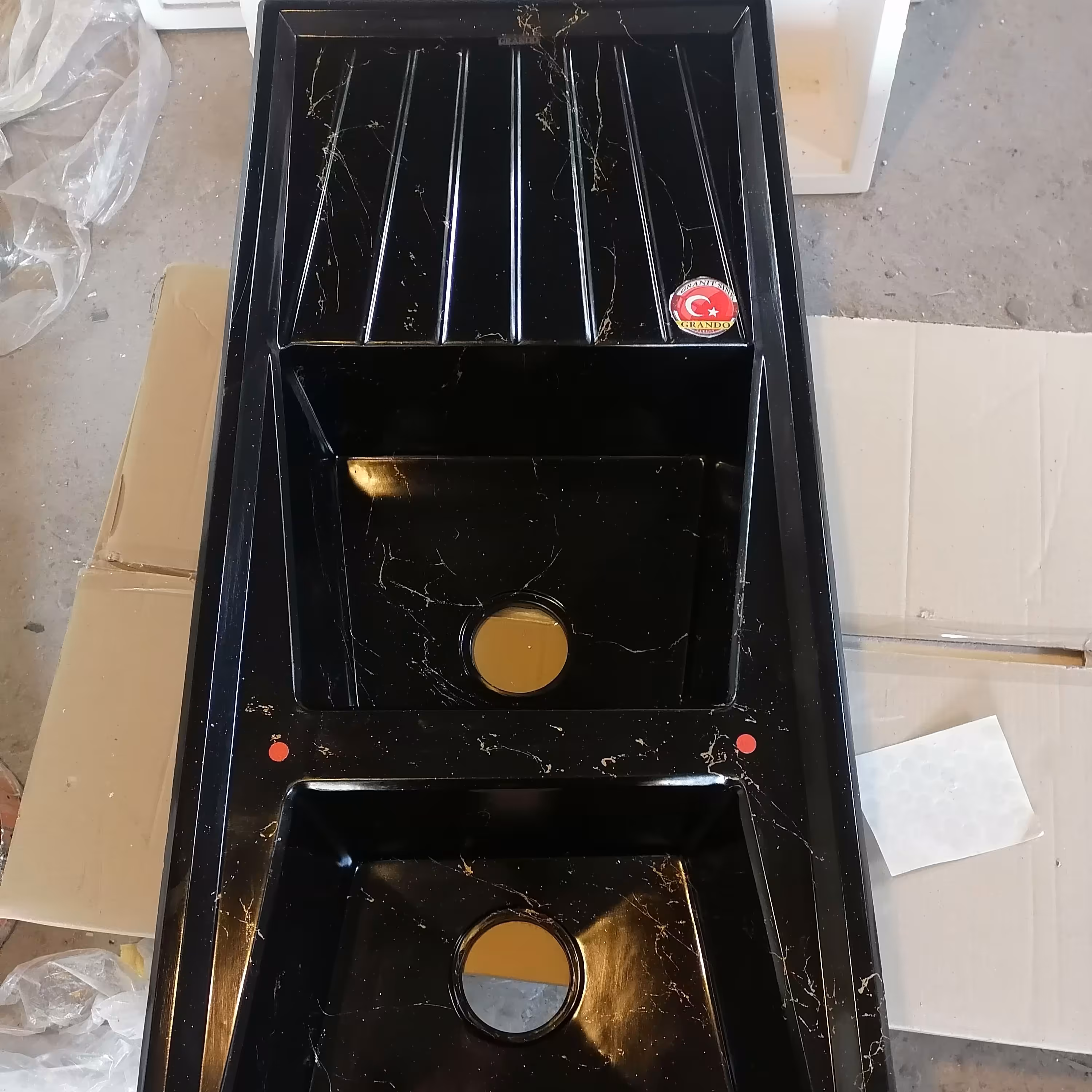 سینک گرانیت توکار مشکی رگه طلایی ارسال پس کرایه