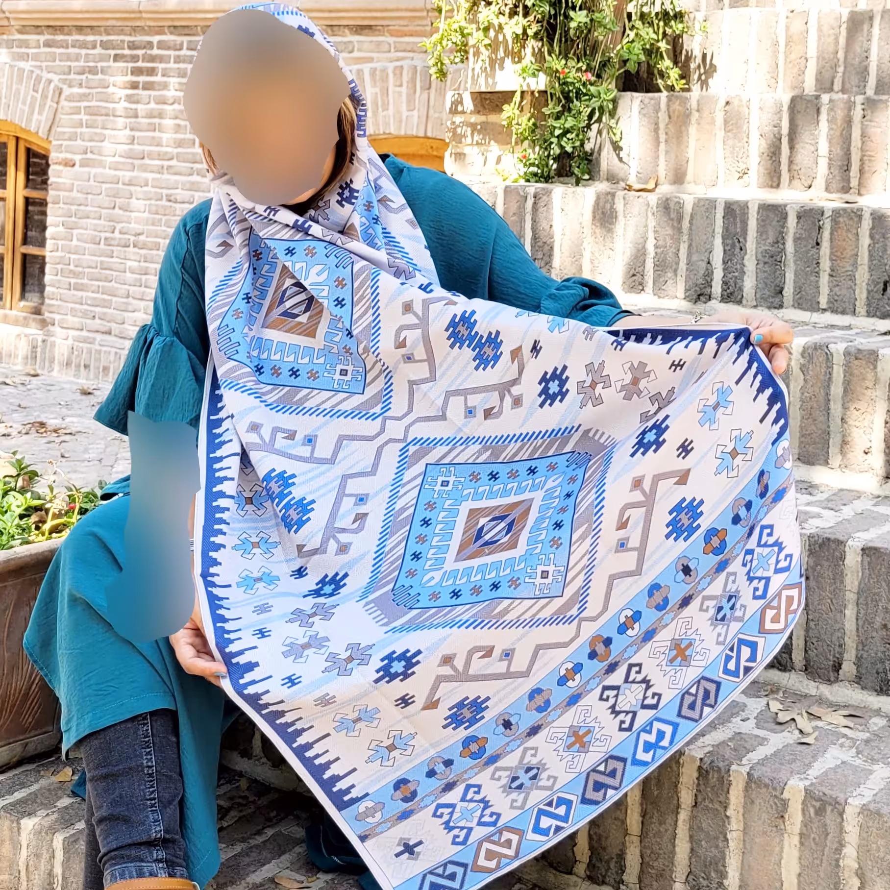 شال با طرح گلیم ایرانی، طراحی منحصربفرد و جذاب،نخی، بدون چروک و بدون لیز خوردن از سر، دور چرخ دوز