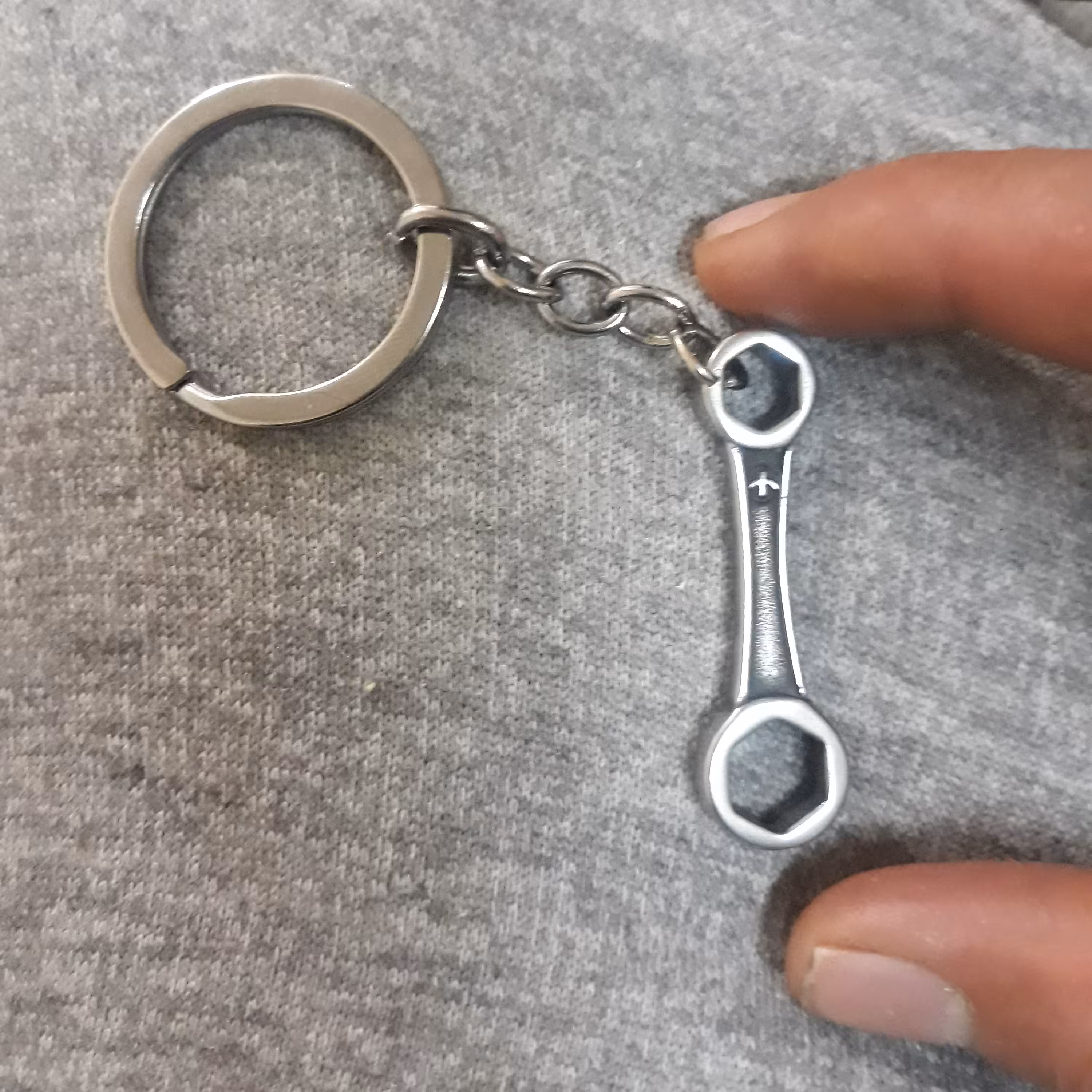 جاکلیدی جاسوئیچی اویز اچار رینگی تیتانیومی فوق زیبا وکلکسیونی وکمیابگ