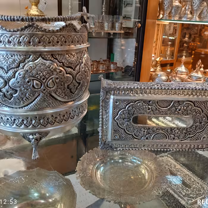 سطل و جادستمال قلمزنی نقره کاری شده