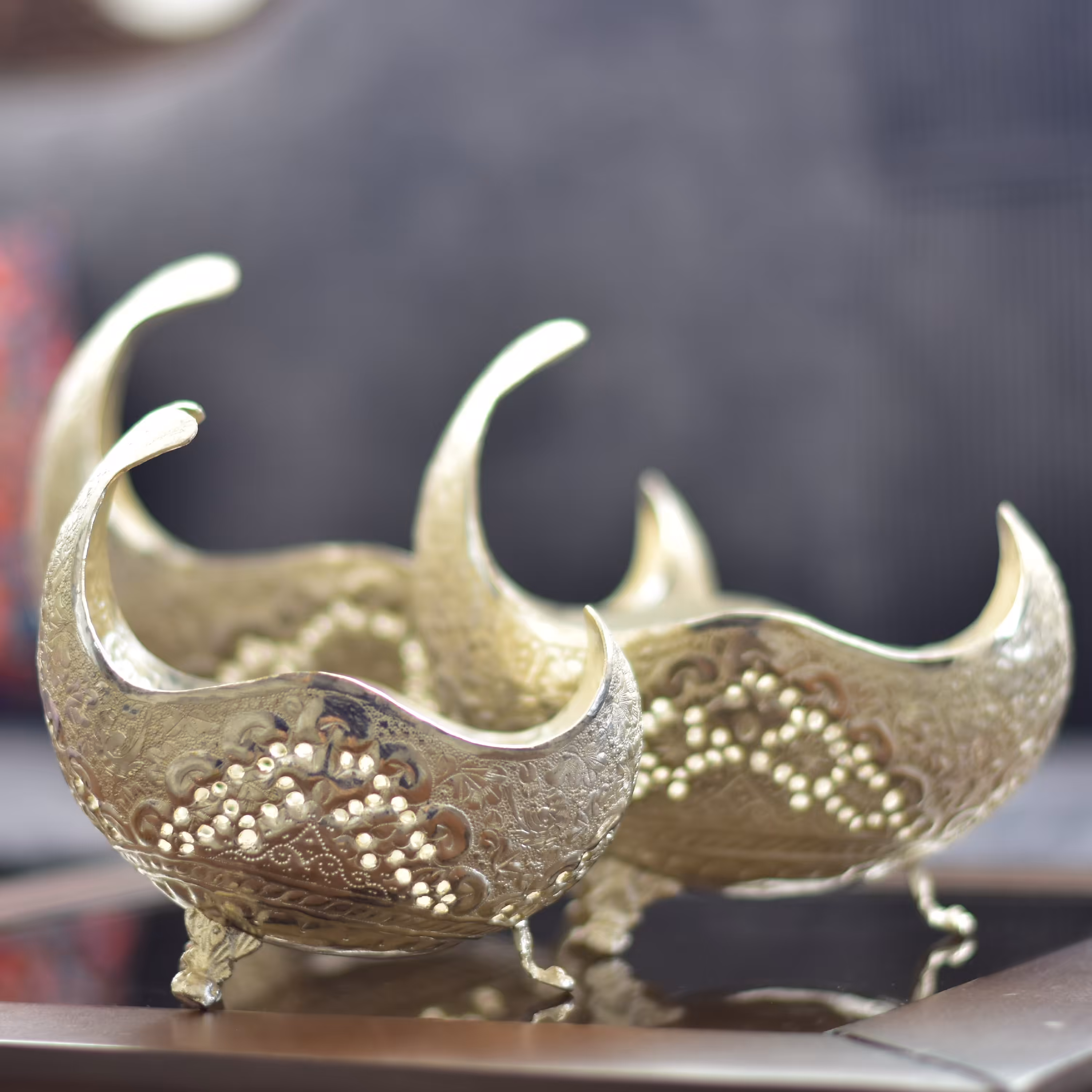 کشکول مسی قلمزنی 3 تایی فروش ویژه زیرقیمت بازار طرح گل و مرغ و شبکه بری روکش آب نقره ارسال رایگان 