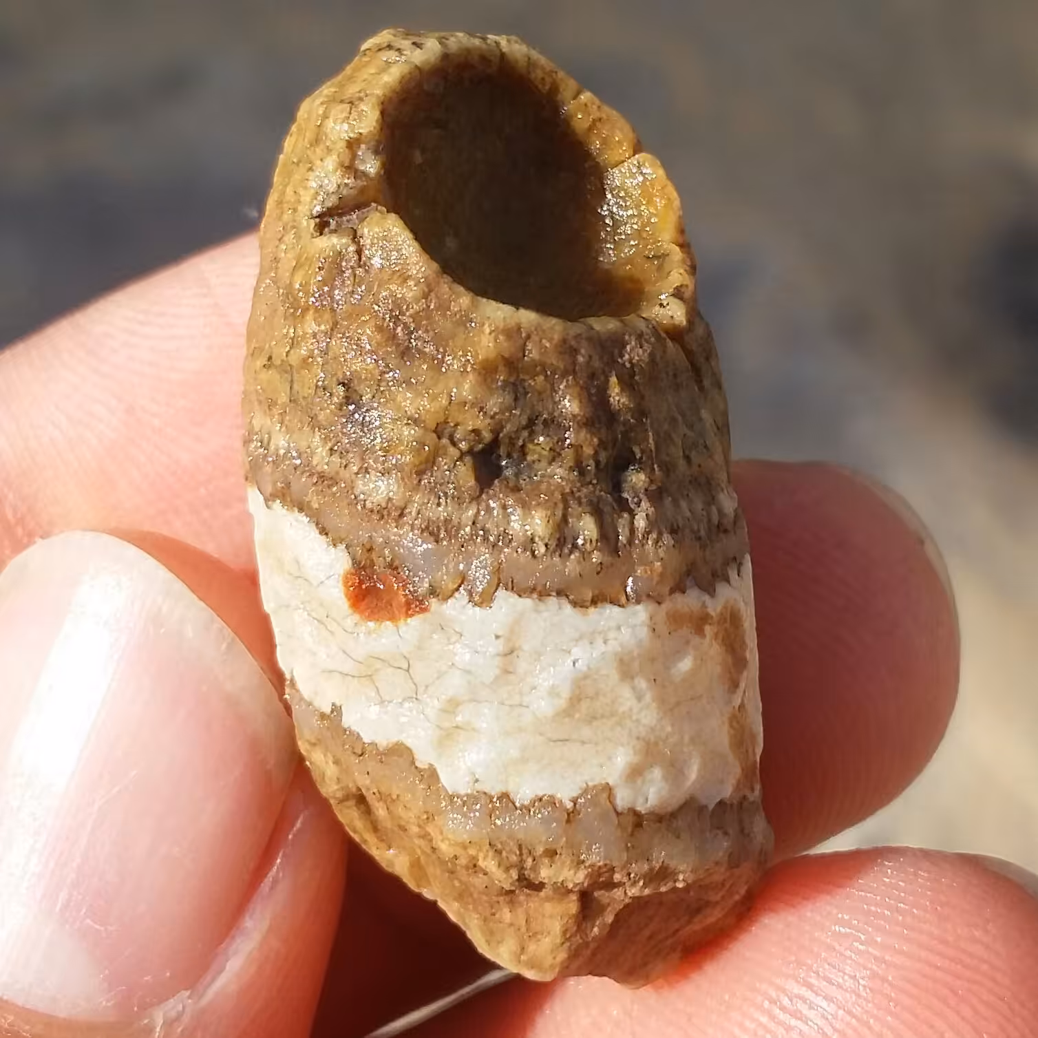 سنگ راف عقیق باباقوری قدمت دار کهنه موکول دار  رحمانی بسیار قوی خارق العاده شاهکار خلقت 100 در 100 طبیعی بی نظیر
کد 8964