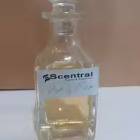 عطر  212 وی آی پی مردانه  عطری است با رایحه گرم و تند و عطری  خاص  با رایحه ی معطر  تند 