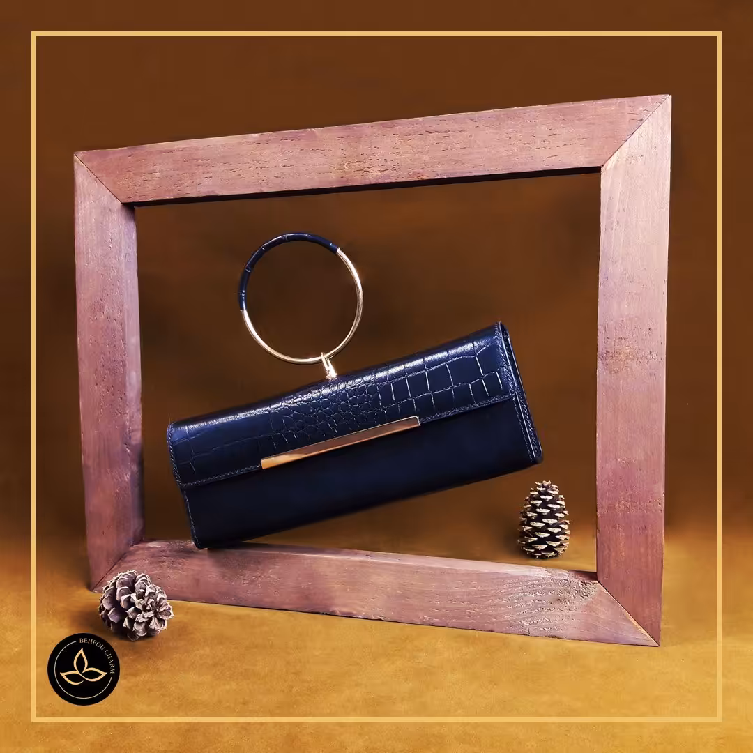 کیف زنانه دستی چرم طبیعی گاوی دست دوز مخصوص مهمانی - رنگ مشکی طرحدار و ساده