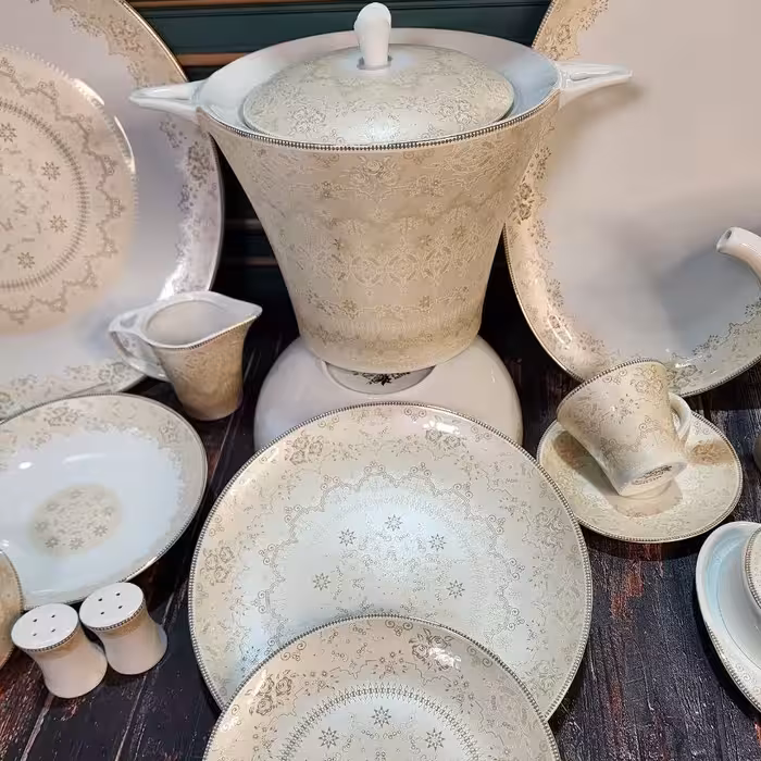 سرویس چینی لورین هزینه ارسال به عهده مشتری محترم 