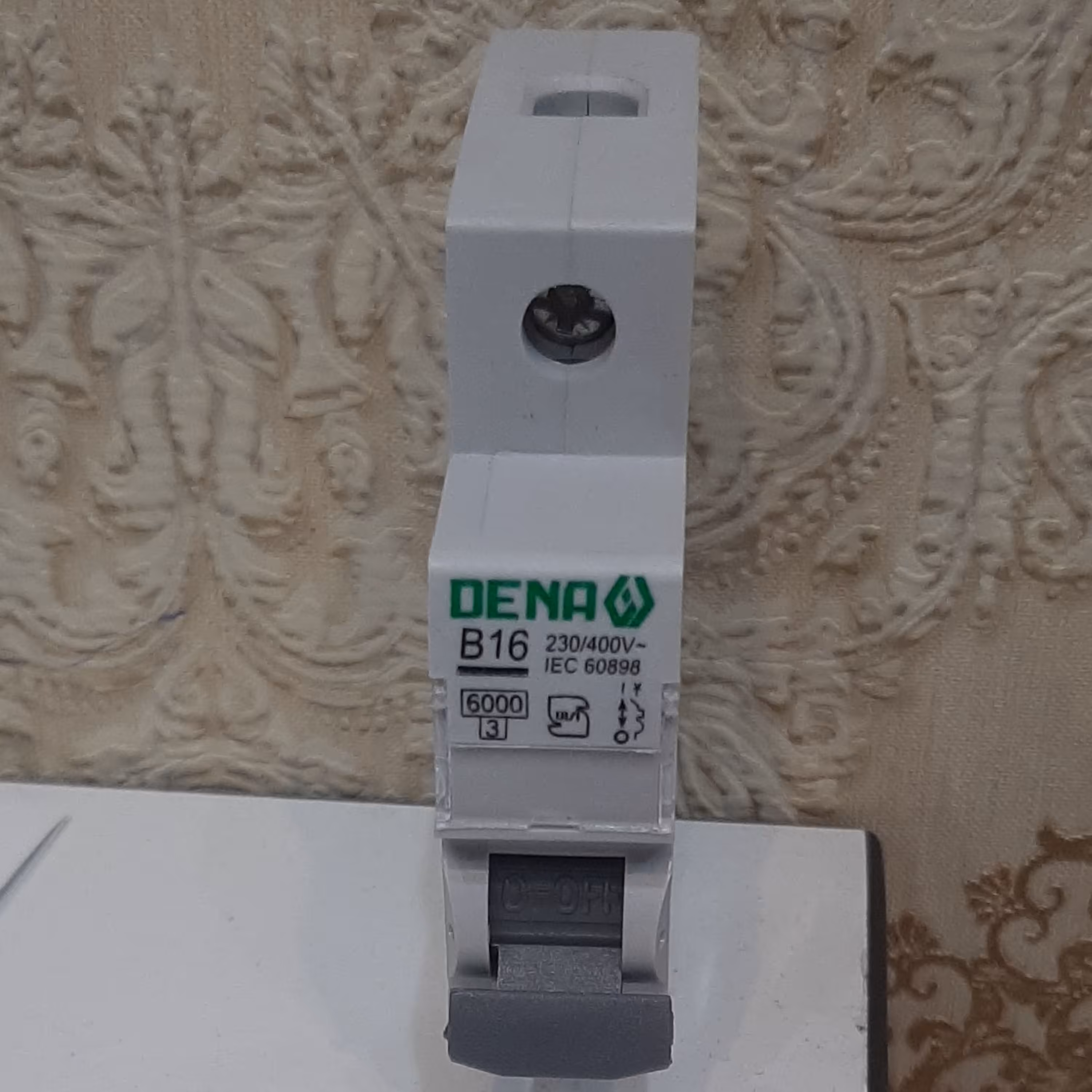 فیوز مینیاتوری B16