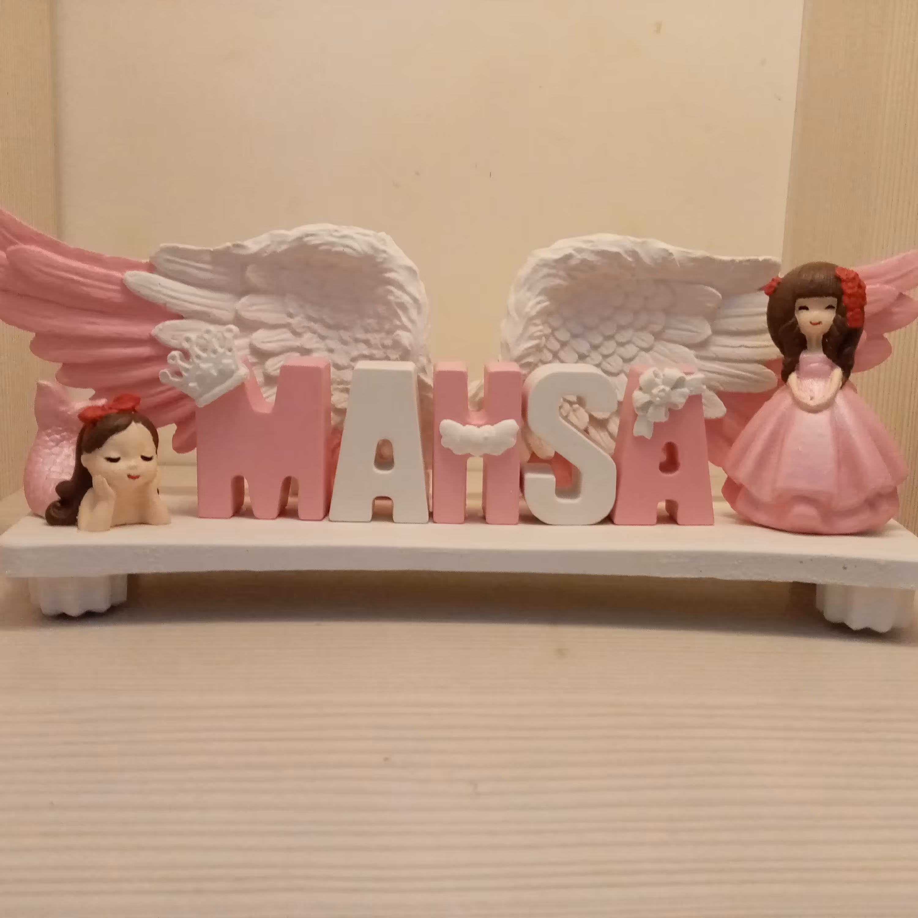 استند اسم مهسا ساخته شده با پودرسنگ هنری ترک 