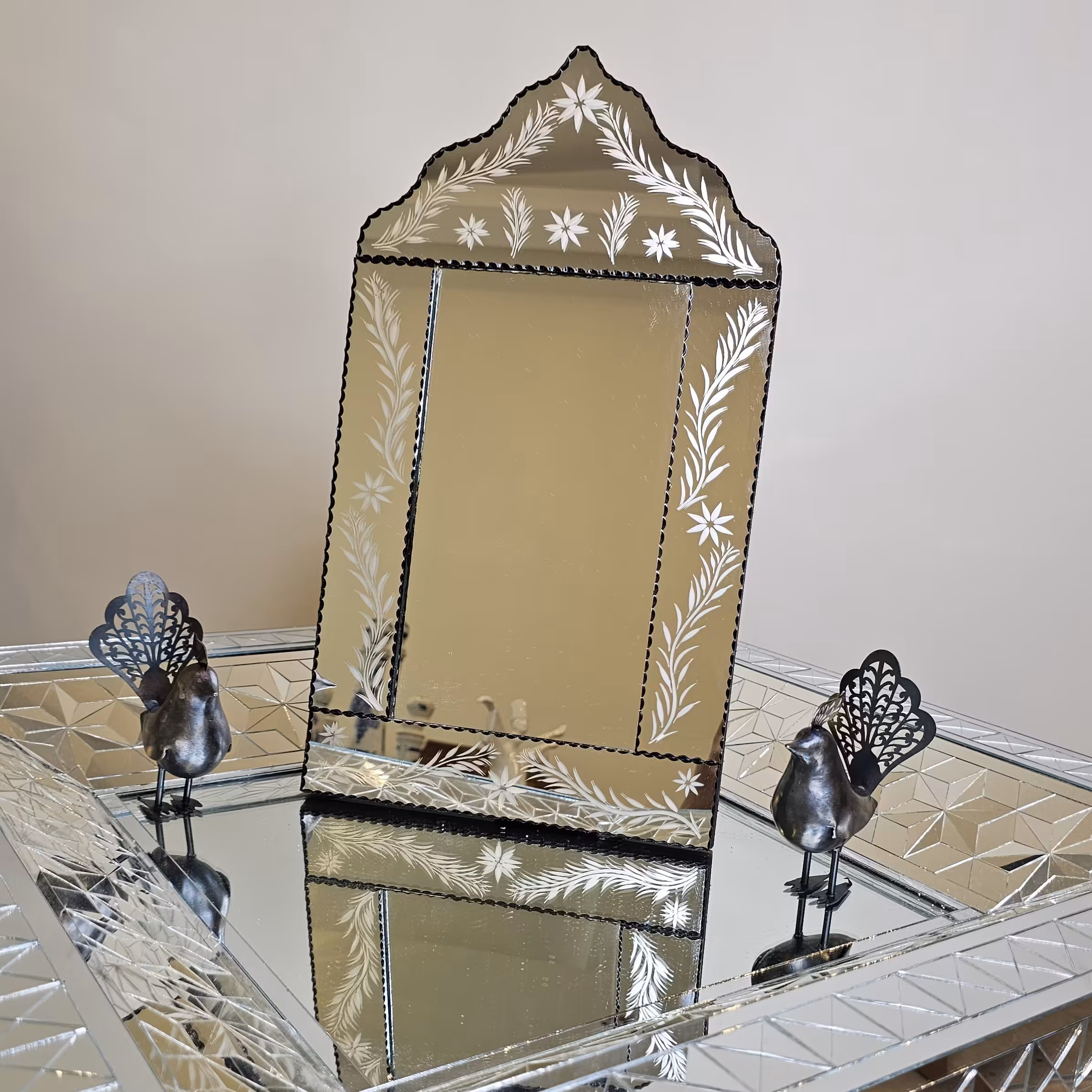 آینه ونیزی مدل تاج کلاهی  ارتفاع 45 cm
