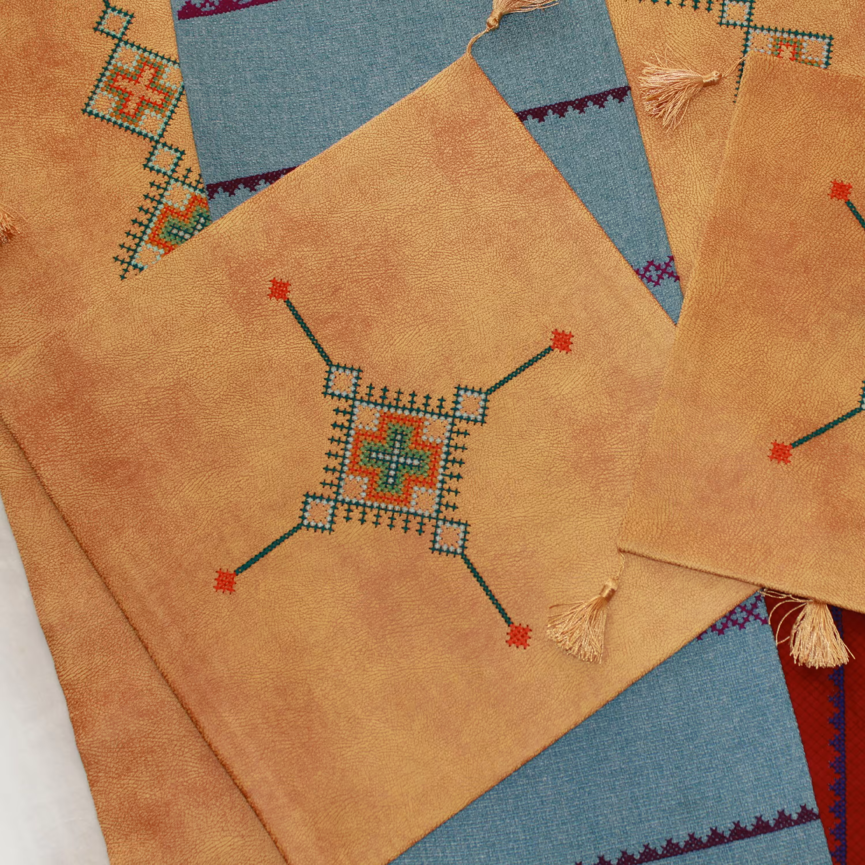 رومیزی سوزن دوزی کد 302_4