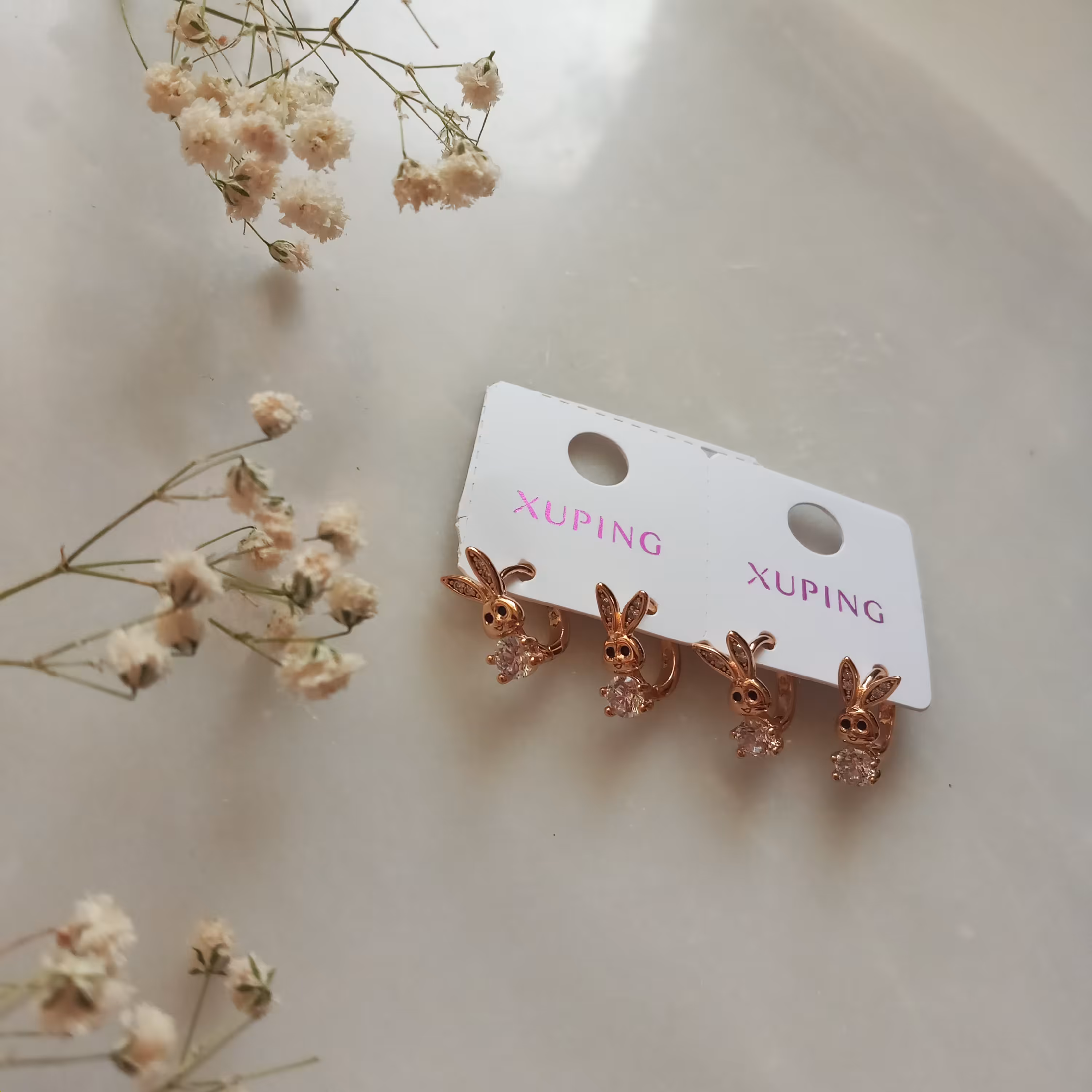 گوشواره ی ژوپینگ خرگوش ، آبکاری طلا  ، ضد حساسیت ،  رنگ ثابت ، مناسب تمام سنین 