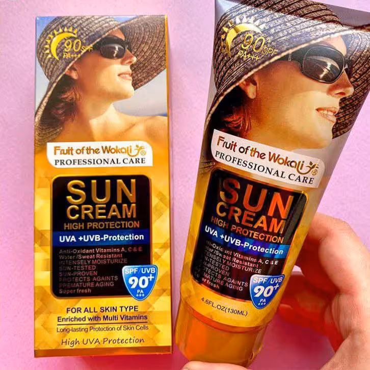 کرم ضد آفتاب بی رنگ وکالی spf90