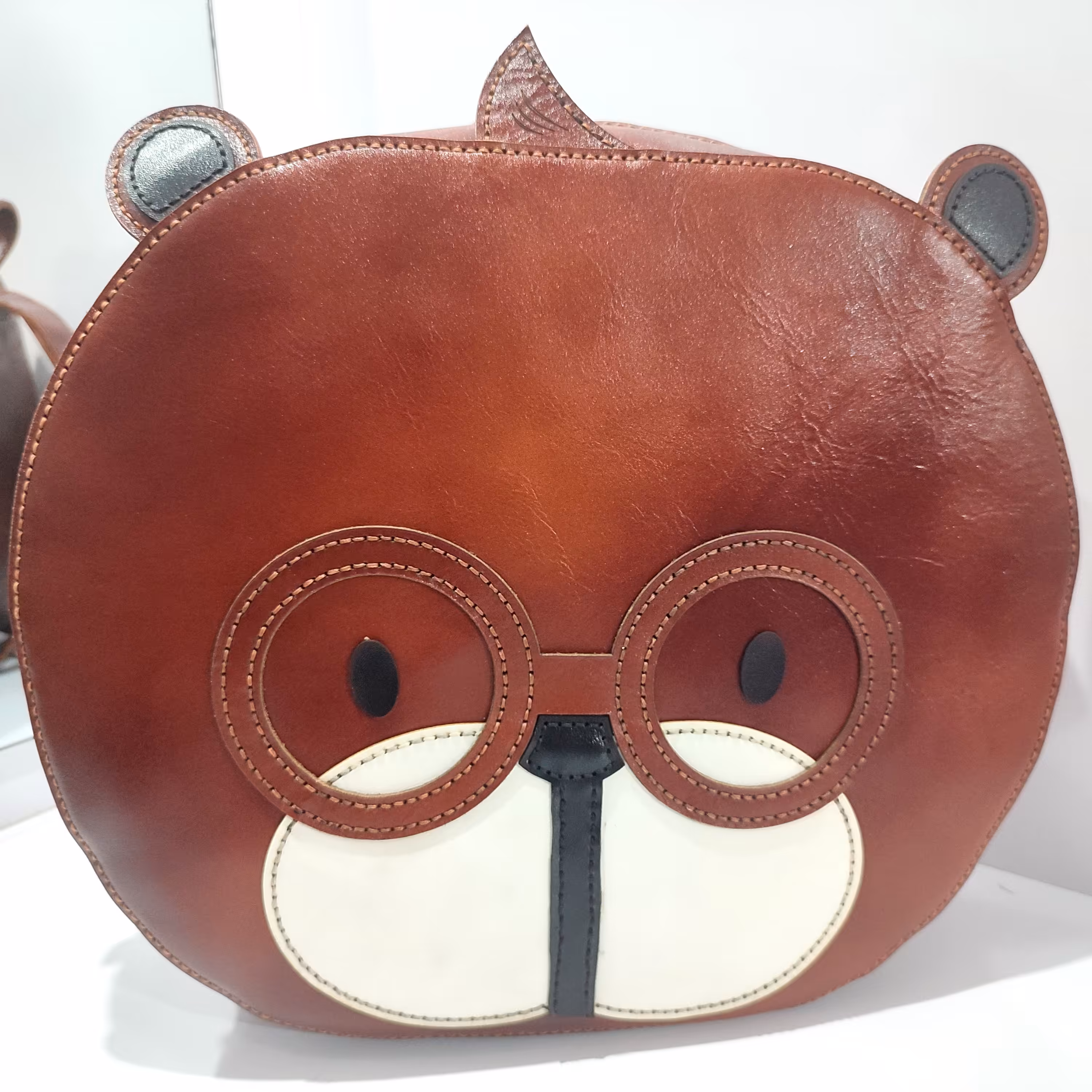 کوله پشتی قهوه ای چرم طبیعی گاو