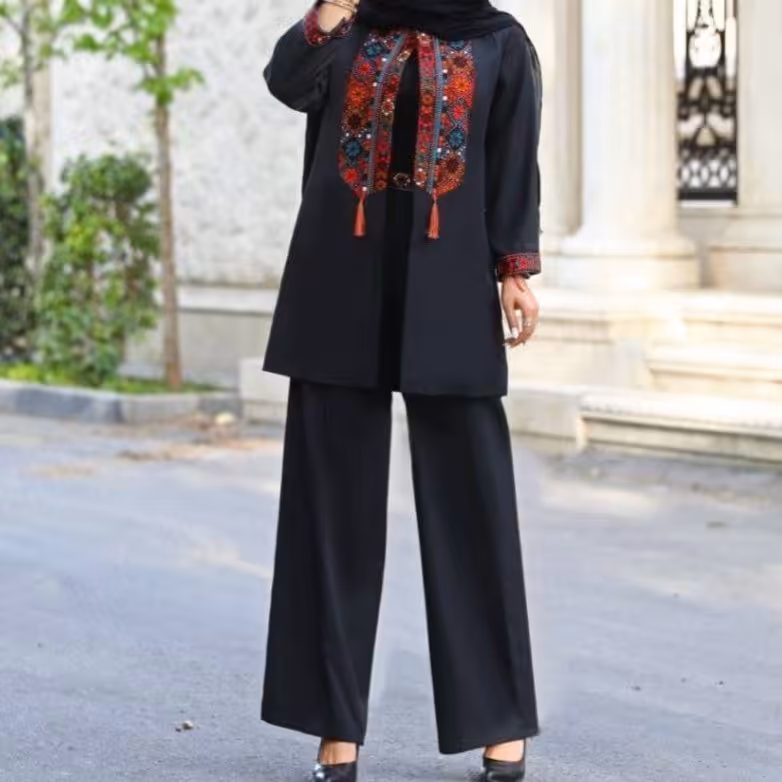 مانتو شلوار کتیبه دوزی