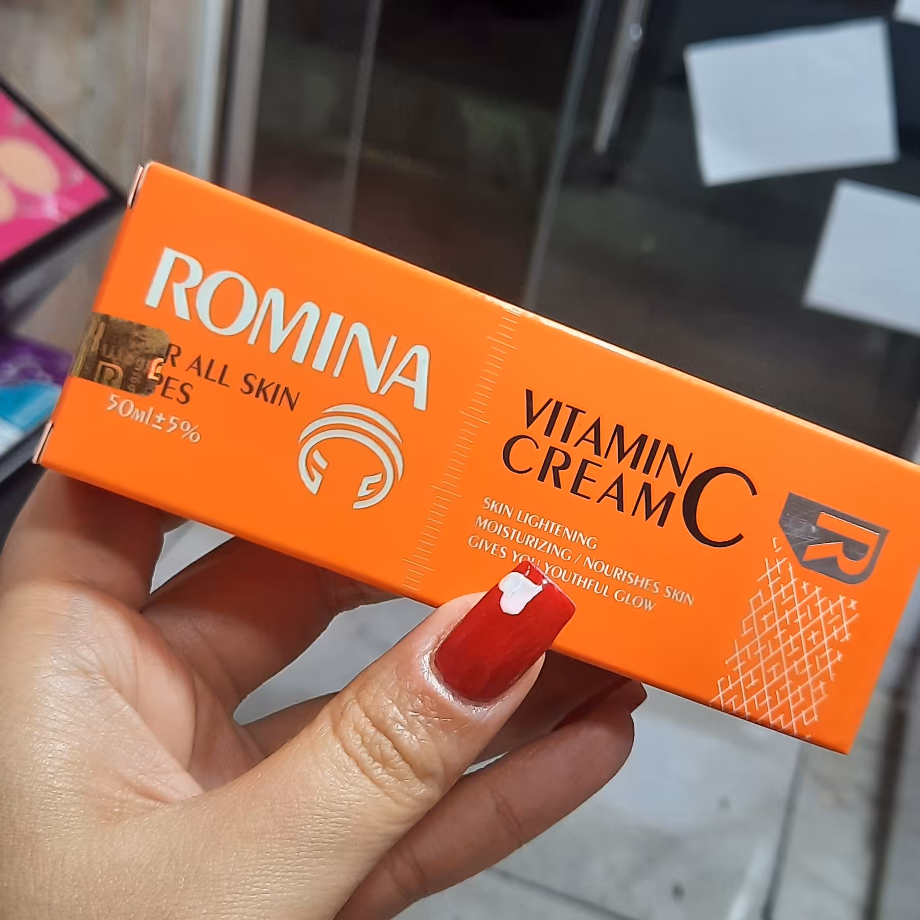 کرم ویتامین C رومینا