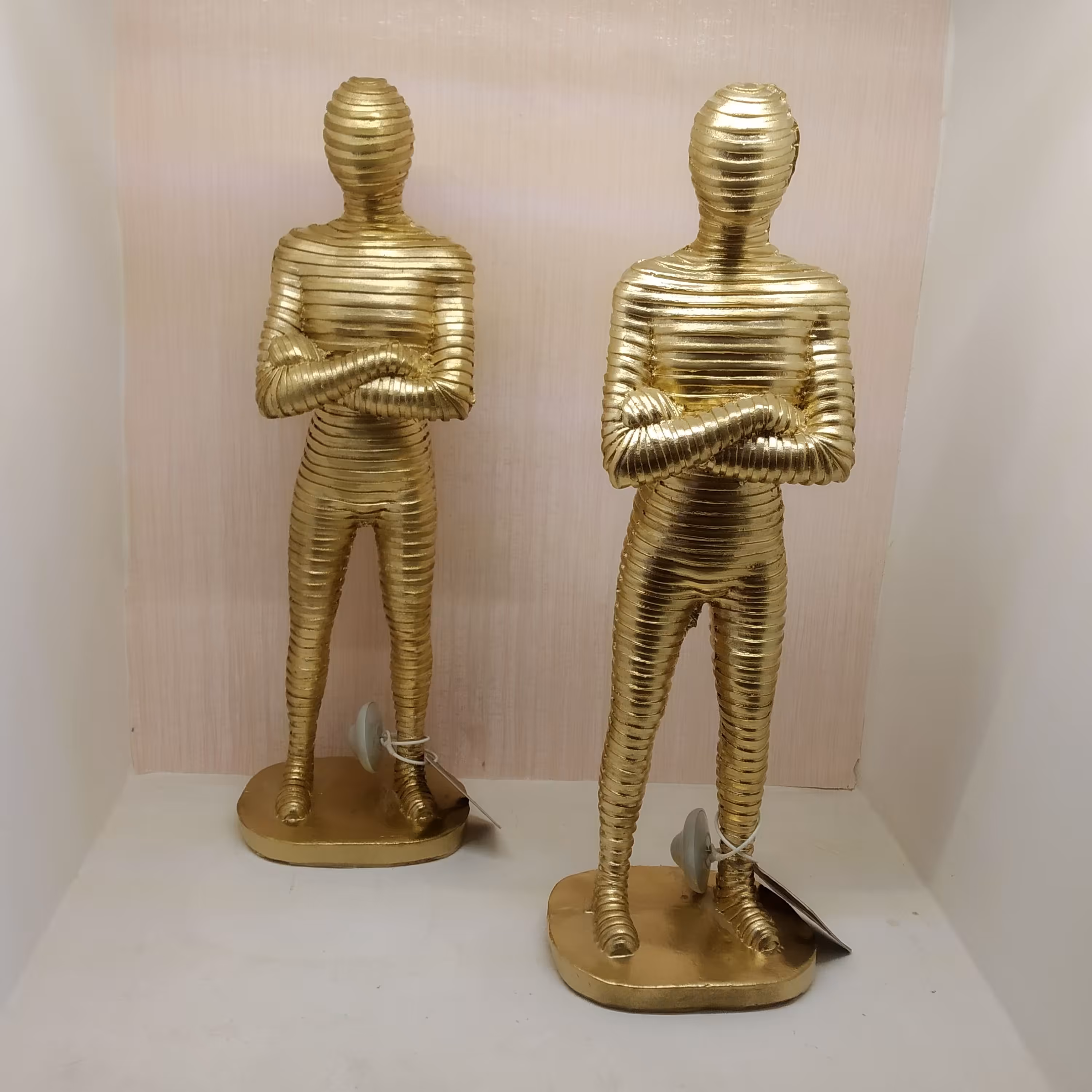 مجسمه مومیایی انتظار