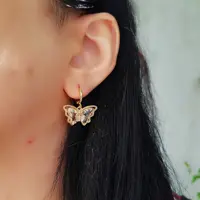 گوشواره پروانه نگین دار