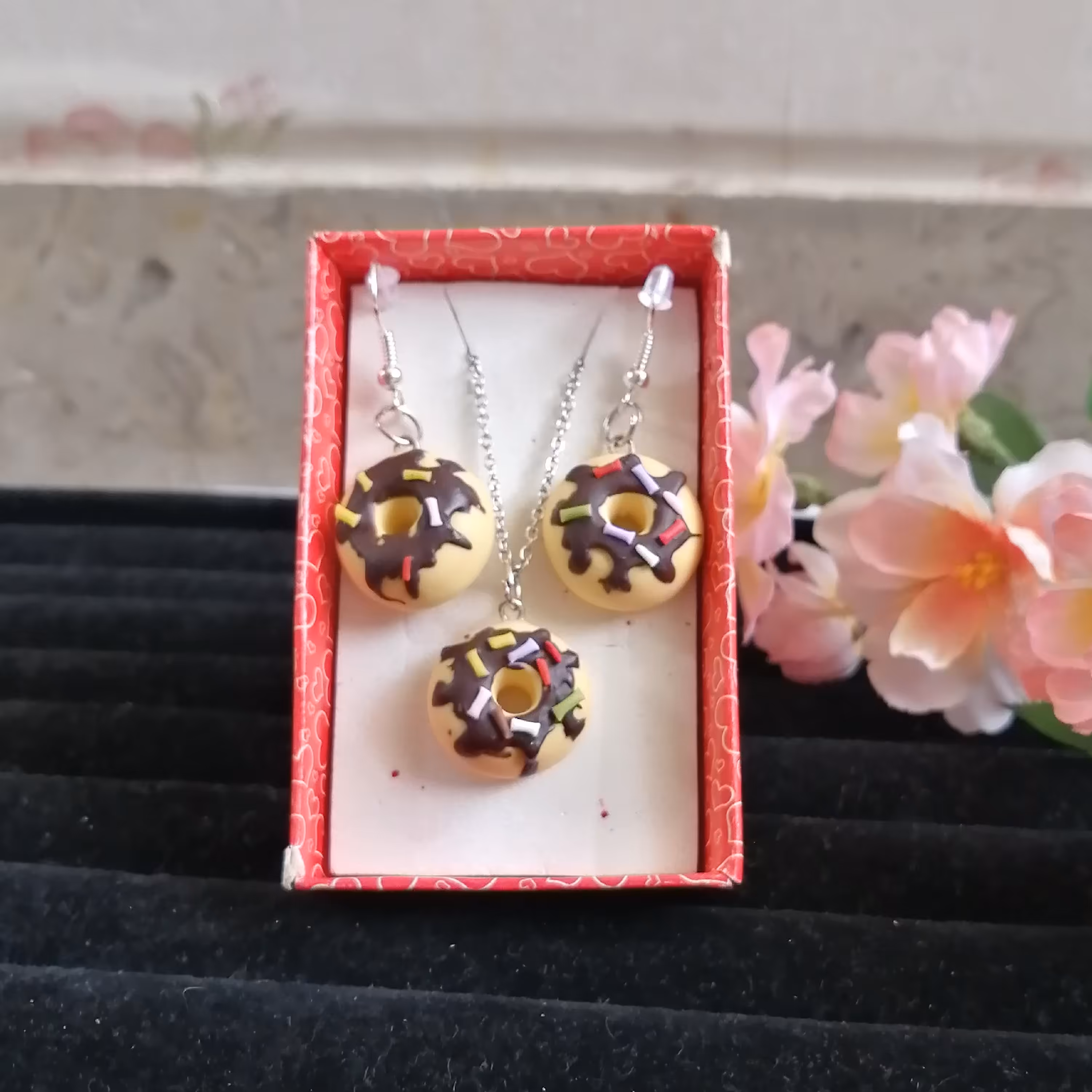 نیم ست طرح دونات شکلاتی