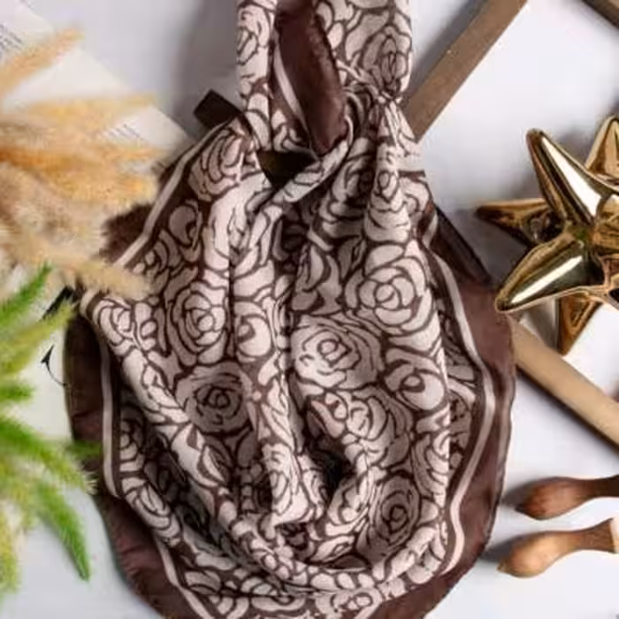 مینی اسکارف نخی گل درشت