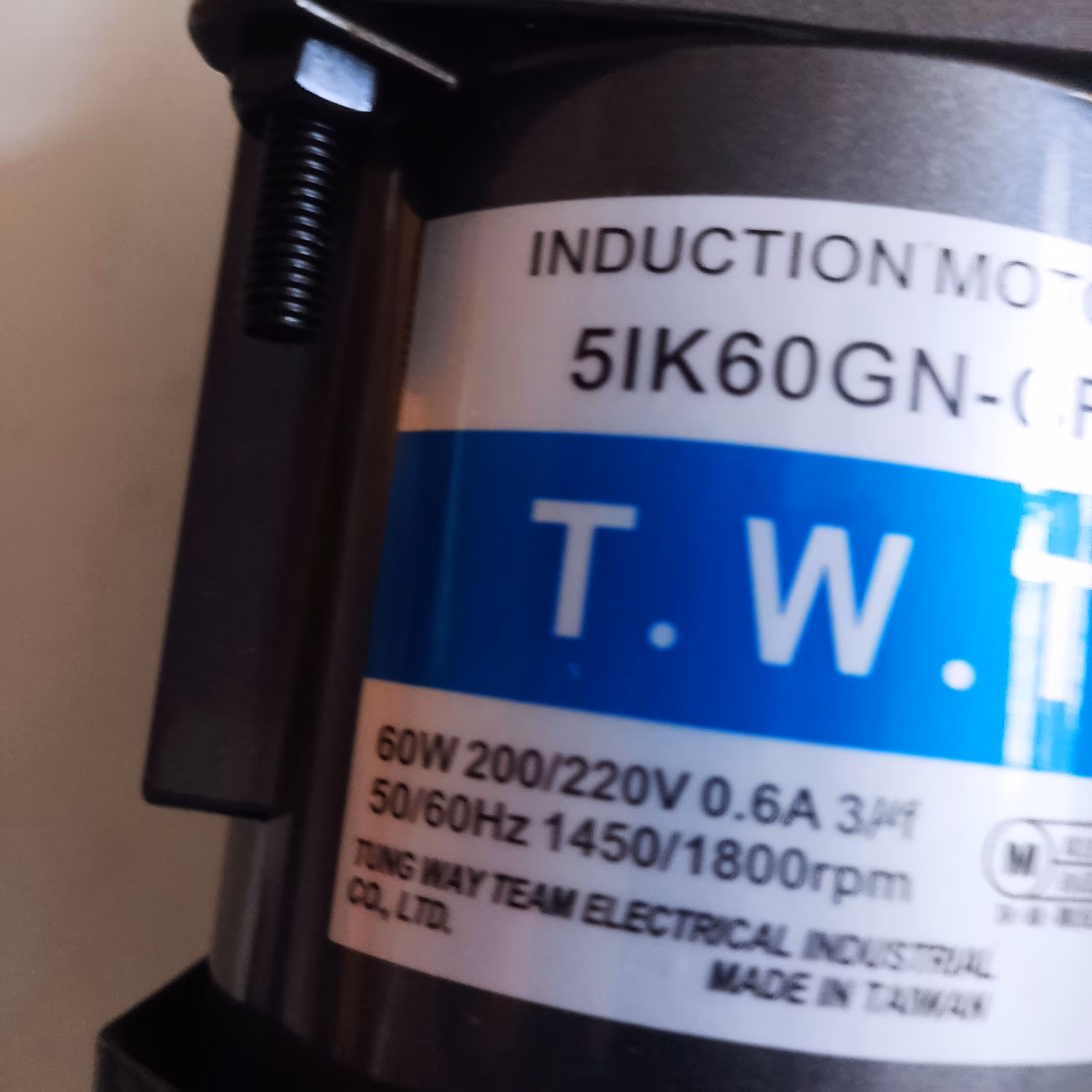 موتور گیربکس twt با برق تک فاز با قدرت 60 وات تایوانی 