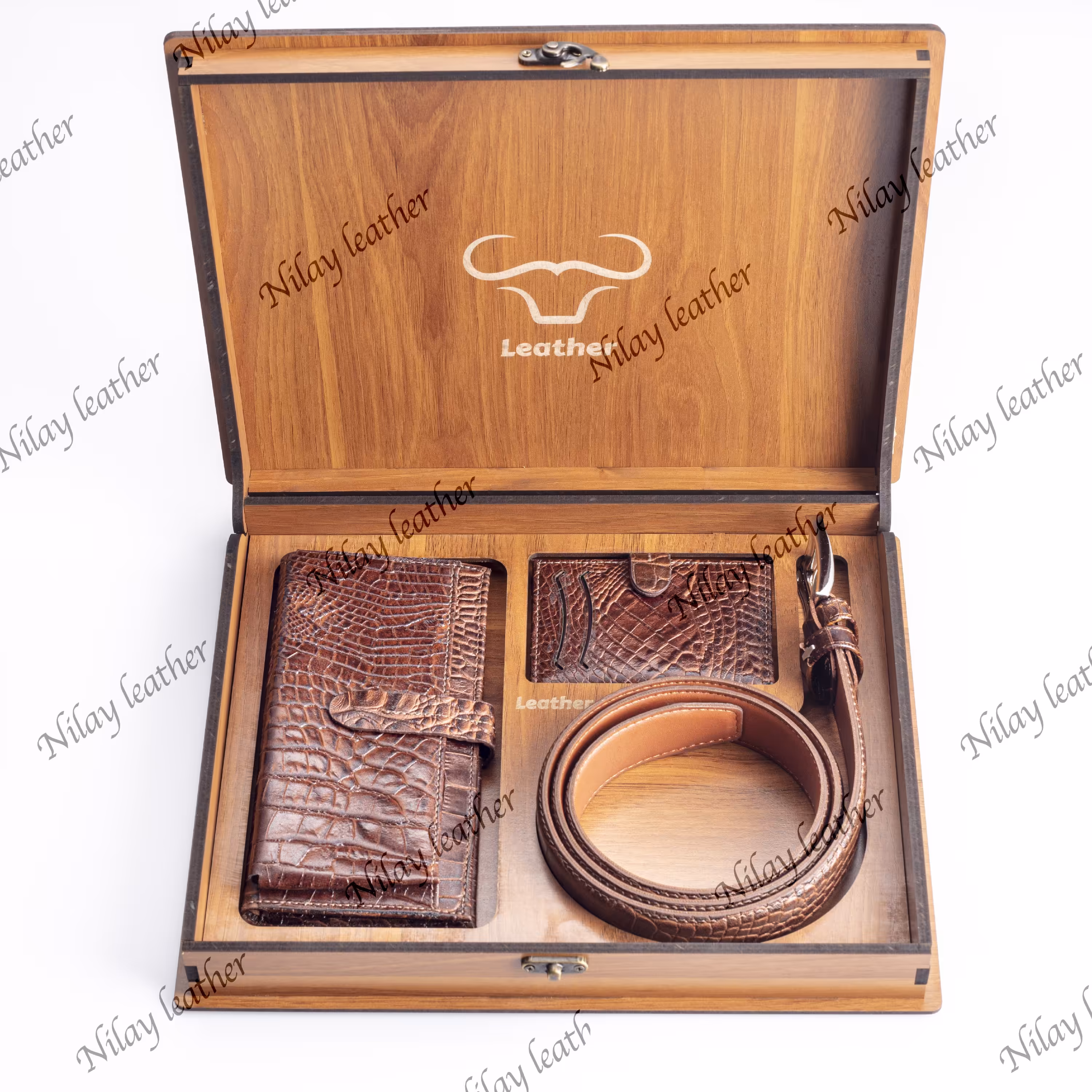 ست چرم طبیعی باجعبه چوبی بسیار زیبا