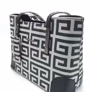 کیف تک رنگ زنانه