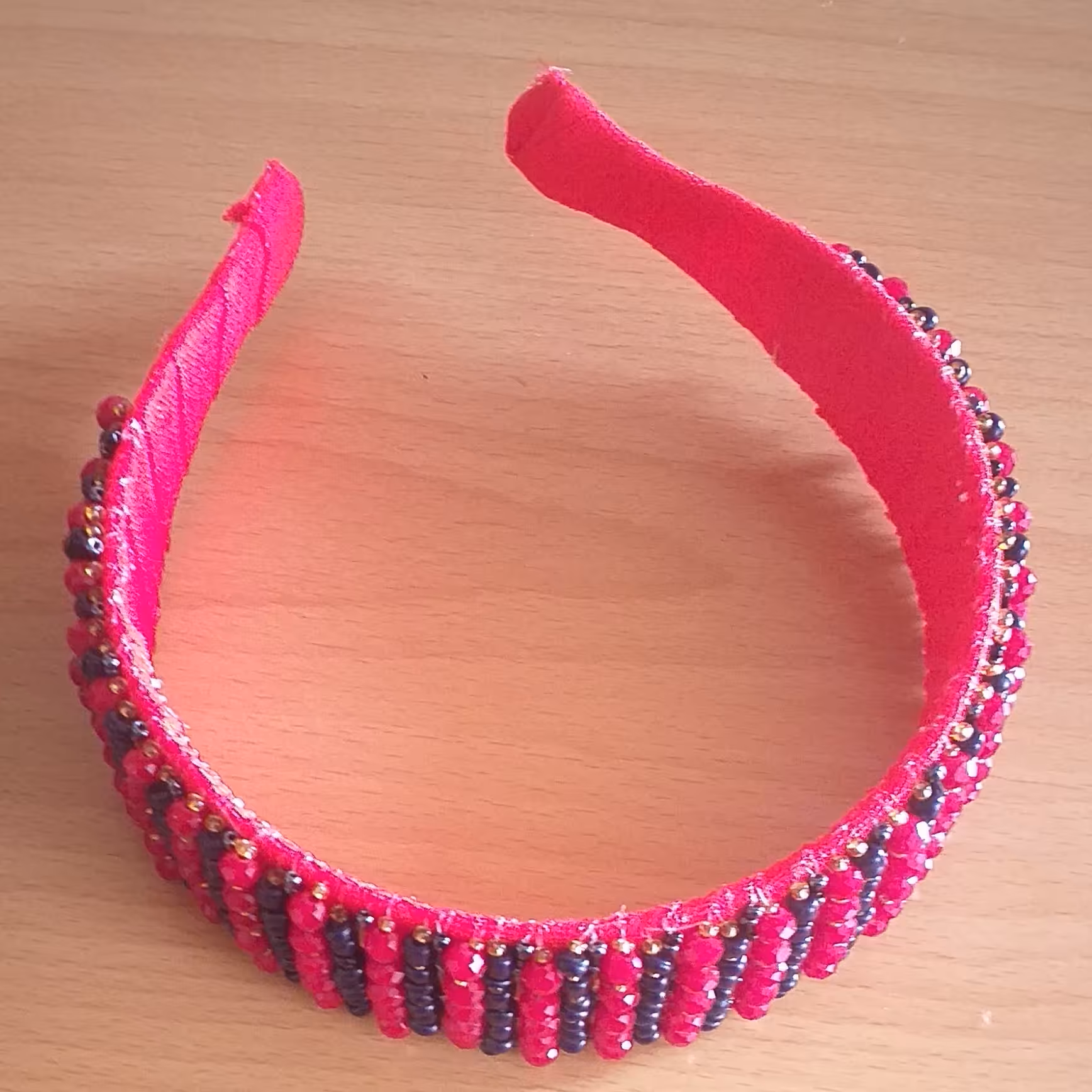 تل دخترانه و زنانه (مناسب مجلس)رنگ قرمز و سبز(سفارشی میتوانید رنگ تل رو هم خودتون انتخاب کنید)