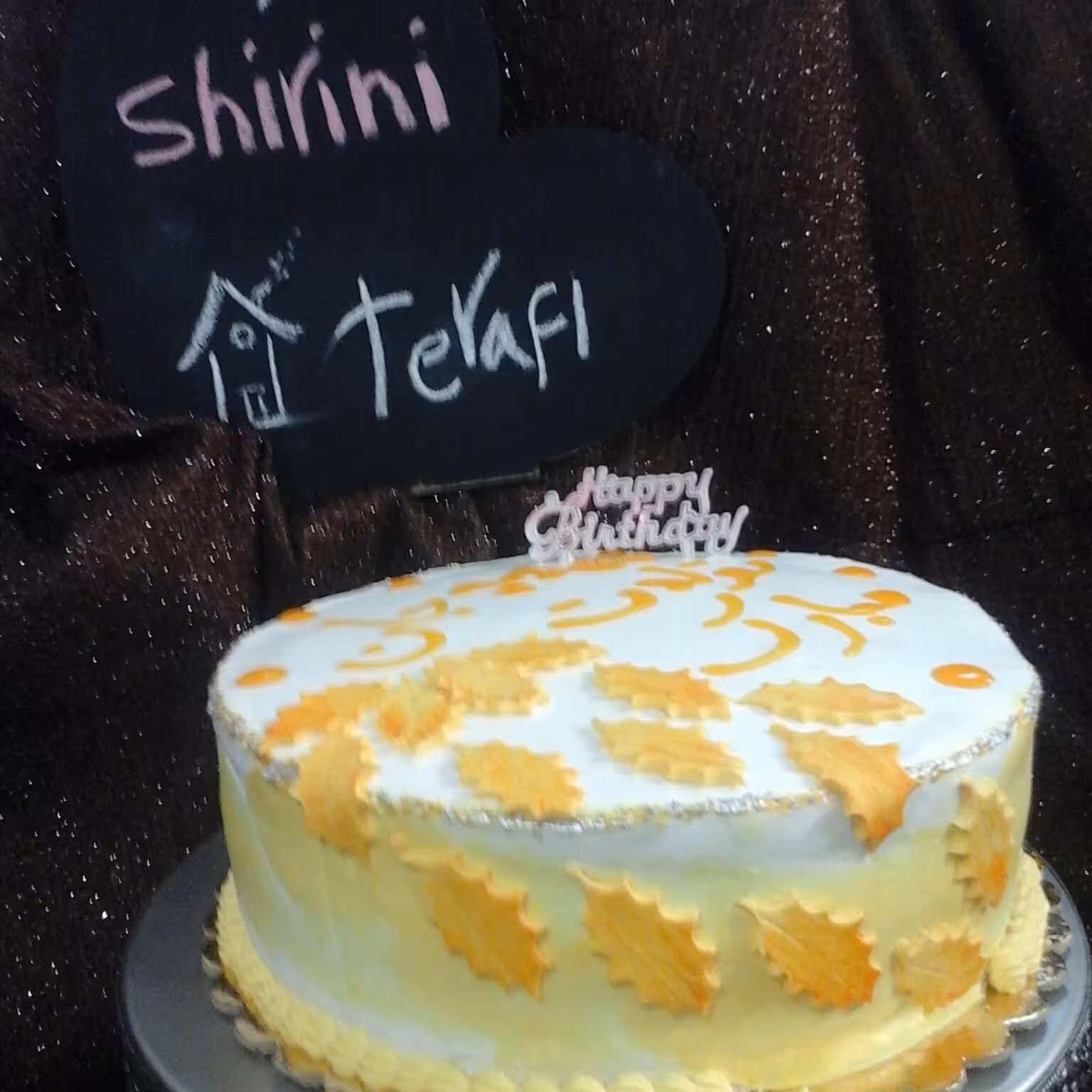 کیک خامه ای با تم پاییزی (شیرینی ترافل)