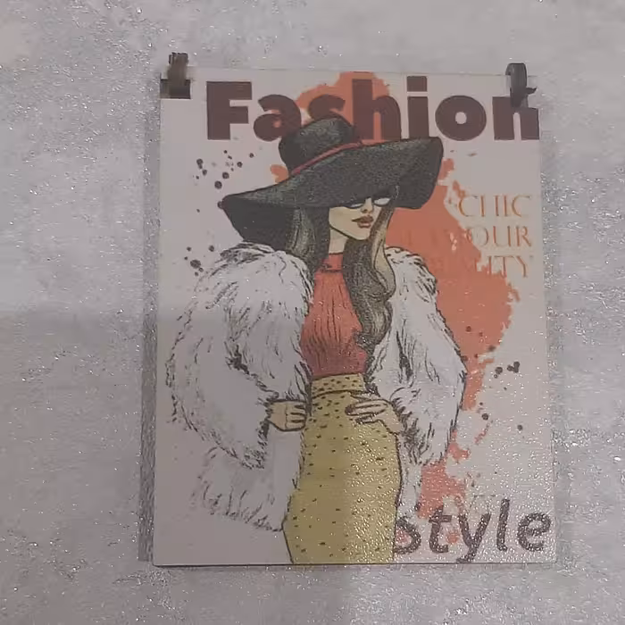 آینه جیبی چوبی طرح دختر