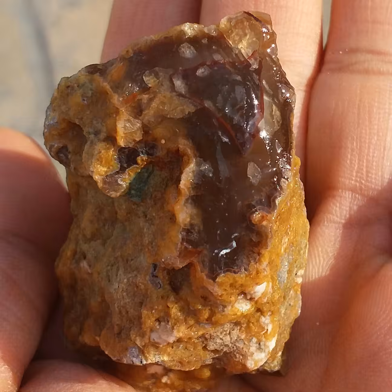 سنگ راف عقیق عسلی خرمایی طرح دار محشر 
100درصد طبیعی شاهکار خلقت
کد 8455