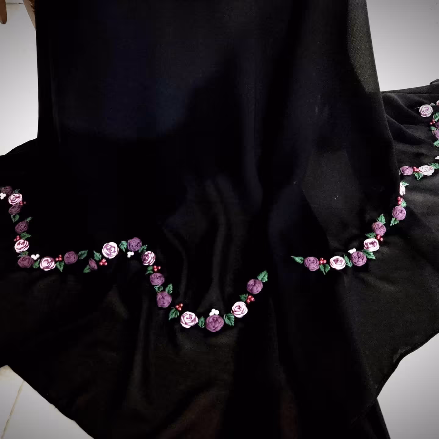 روسری گلدوزی شیک رنگ بادمجانی