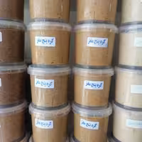 کره پنج مغز 180 گرمی شامل مغز پسته بادام درختی بادام هندی فندق و بادام زمینی به صورت مساوی بدون افزودنی