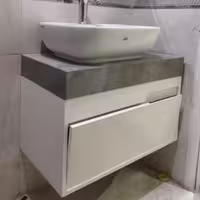 روشویی سرامیکی طرح روما سایز چهل در هشتاد به همراه کابینت pvc بدون کاسه