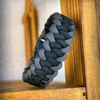 دستبند پاراکورد  دو رنگ  اسپورت  سبک  مقاوم  قابل شستشو 