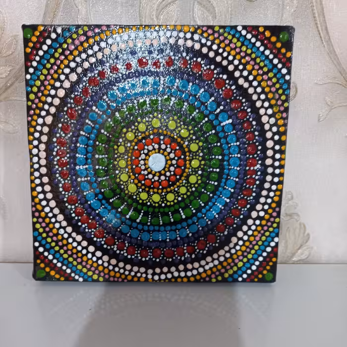 ظرف سفالی نقطه کوبی شده