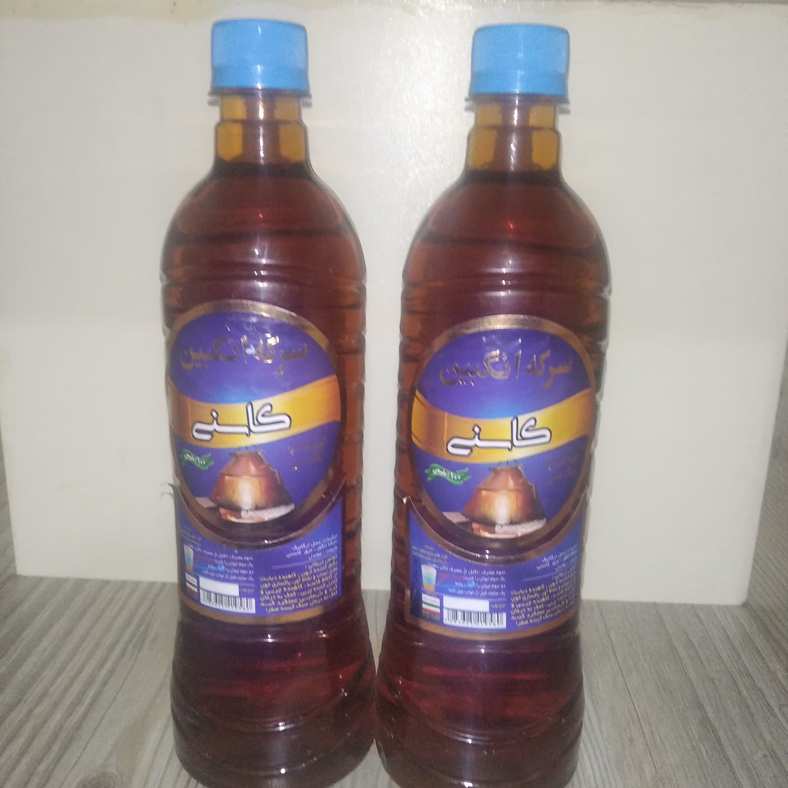 سرکه انگبین کاسنی عسلی تهیه شده با دیگ مسی