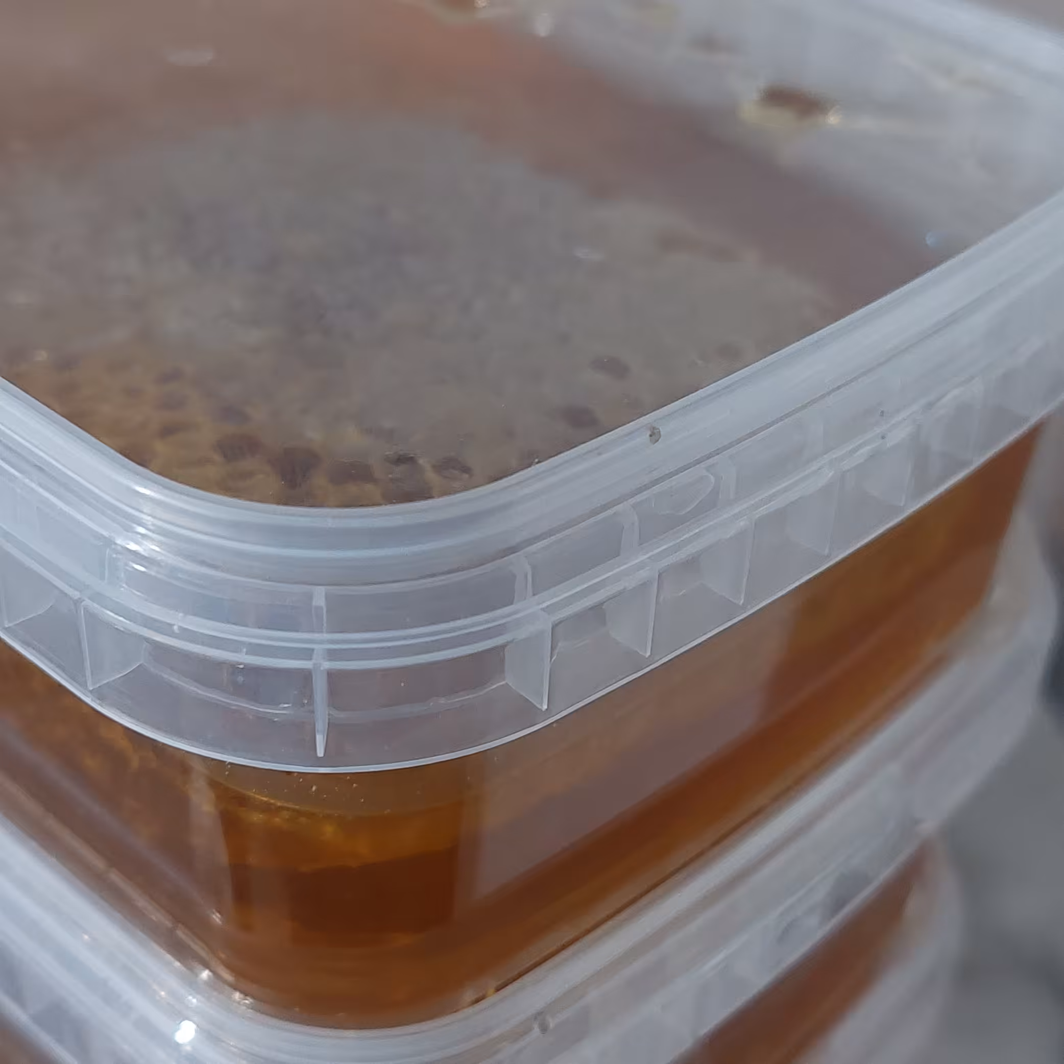 عسل طبیعی کردستان موم دار چند گیاه بسته یک کیلویی 230 هزارتومان(ارسال رایگان)
