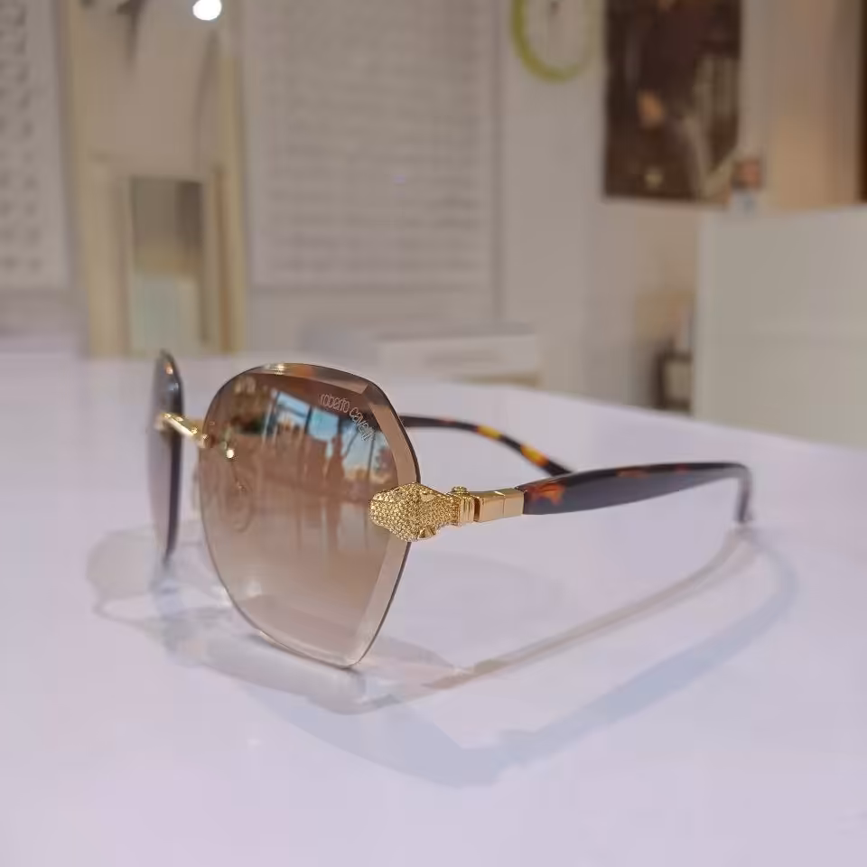 عینک افتابی طرح بدون فریم عدسی استاندارد یووی 400