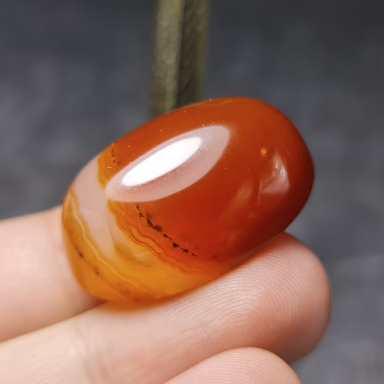  نگین درشت سنگ عقیق سلیمانی زغالدار بسیار خاص اصل معدنی
کد  28227