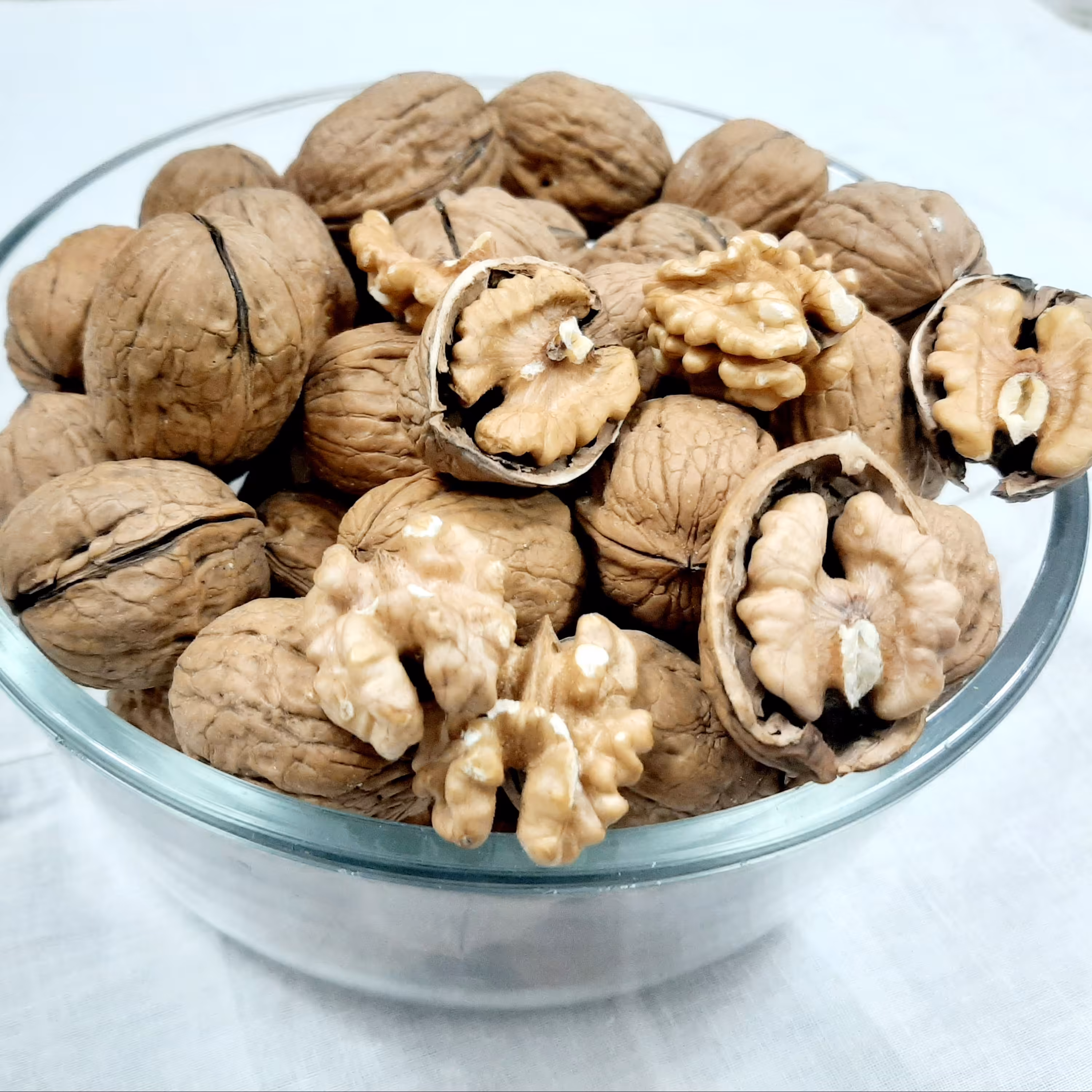 گردو ممتاز پوست کاغذی 900 گرمی مغز توپر