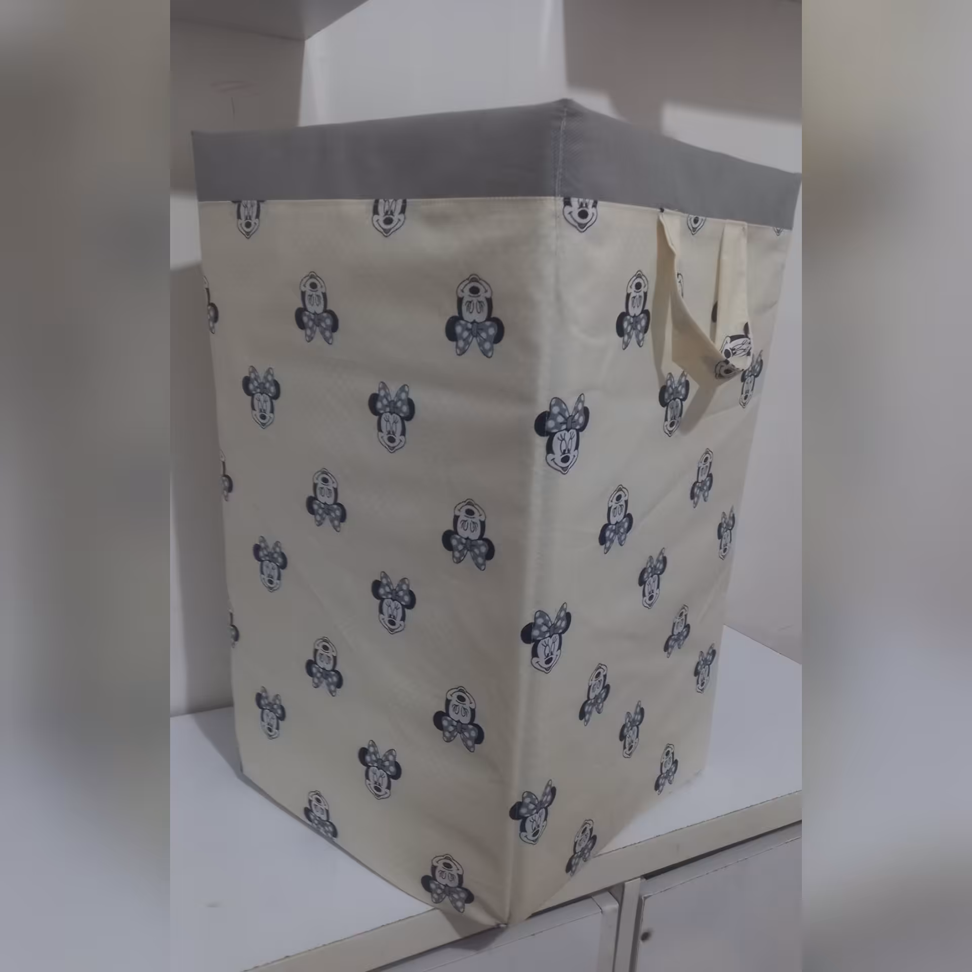 باکس لباس و اسباب بازی اتاق کودک .