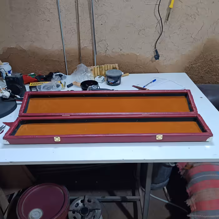 هارد کیس نی با رویه ی چرم و داخلی مخمل چهار ده تایی