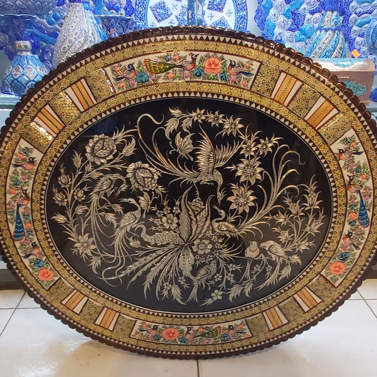 قاب خاتم کاری شده همراه با نقاشی برجسته و قلمزنی اثر دست سایز 60در70 کد03